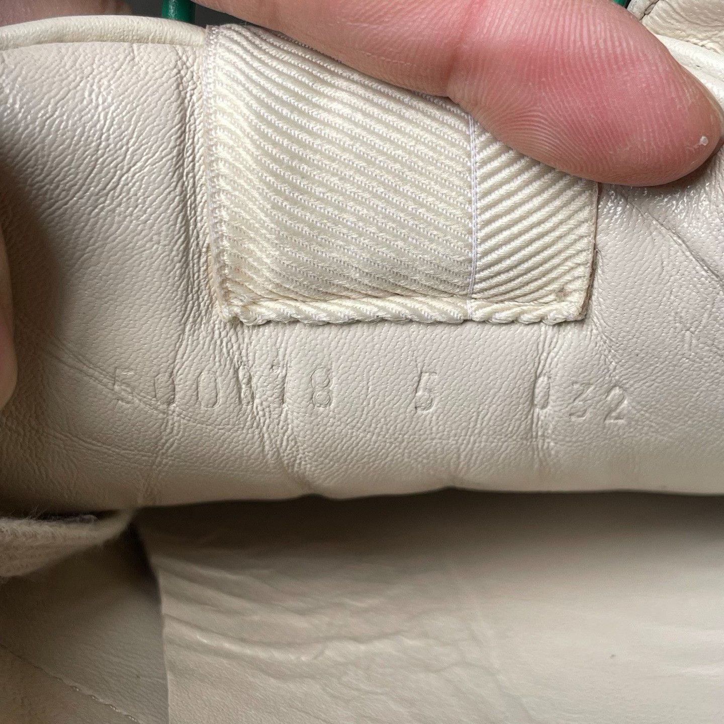 Gucci Gucci White Lowtop Sneakers 39 Men Size US 6.5 / EU 39-40 - 7 Thumbnail
