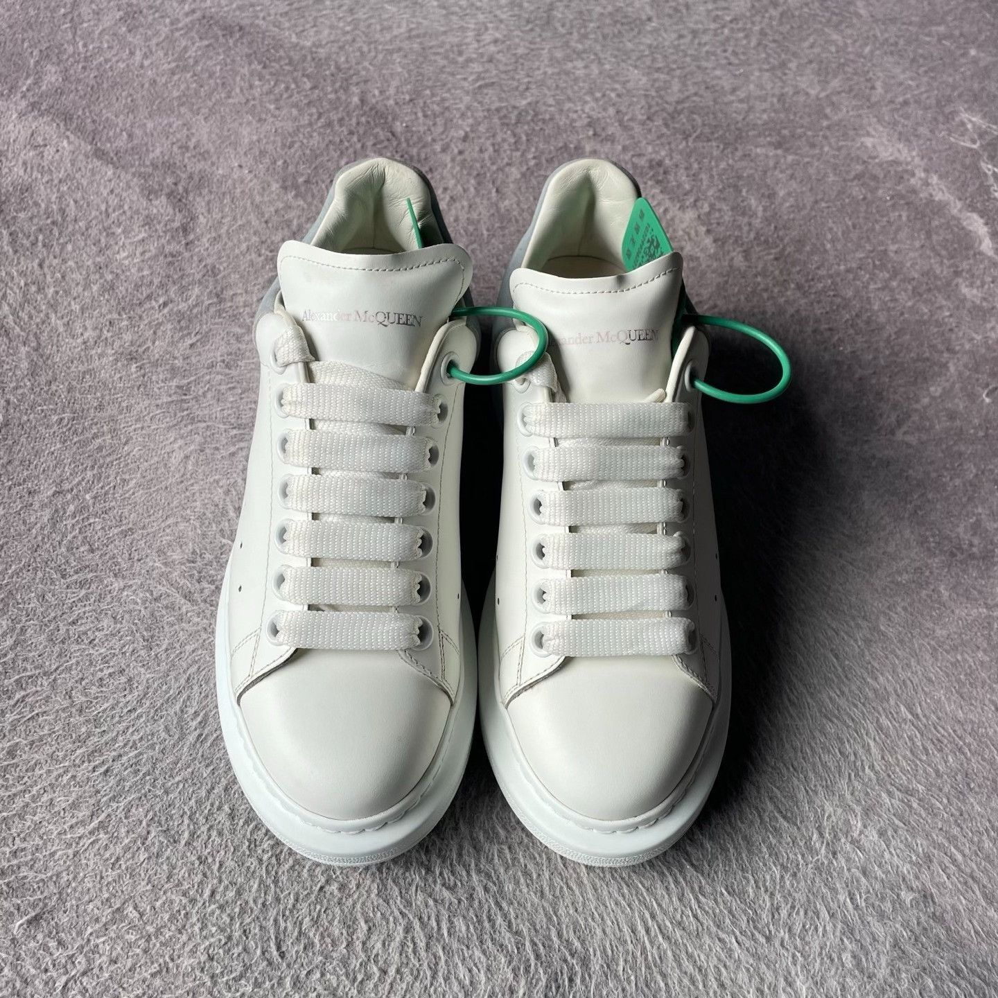 Alexander McQueen Alexander McQueen White Lowtop Sneakers 36 Women Size US 6 / IT 36 - 2 Thumbnail