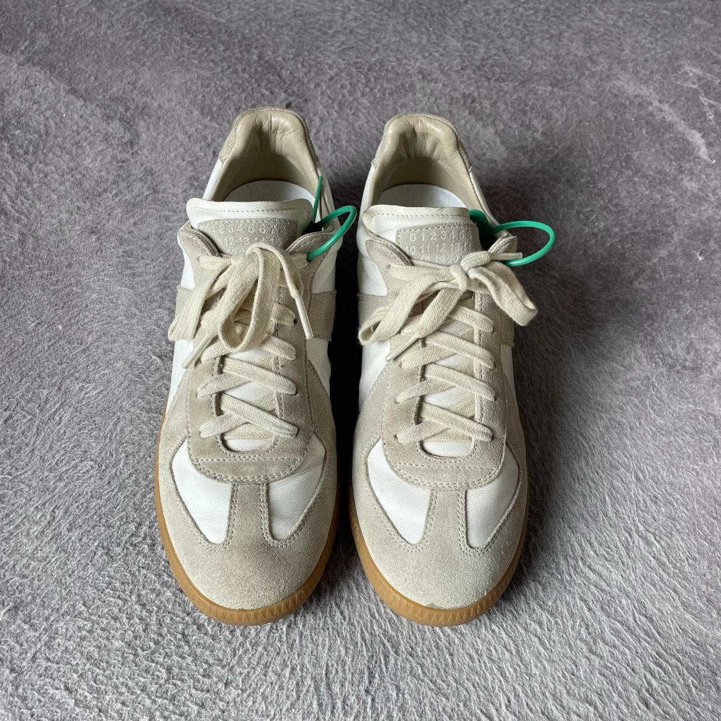 Nike Nike White Lowtop Sneakers S Men Size US 10 / EU 43 - 2 Thumbnail