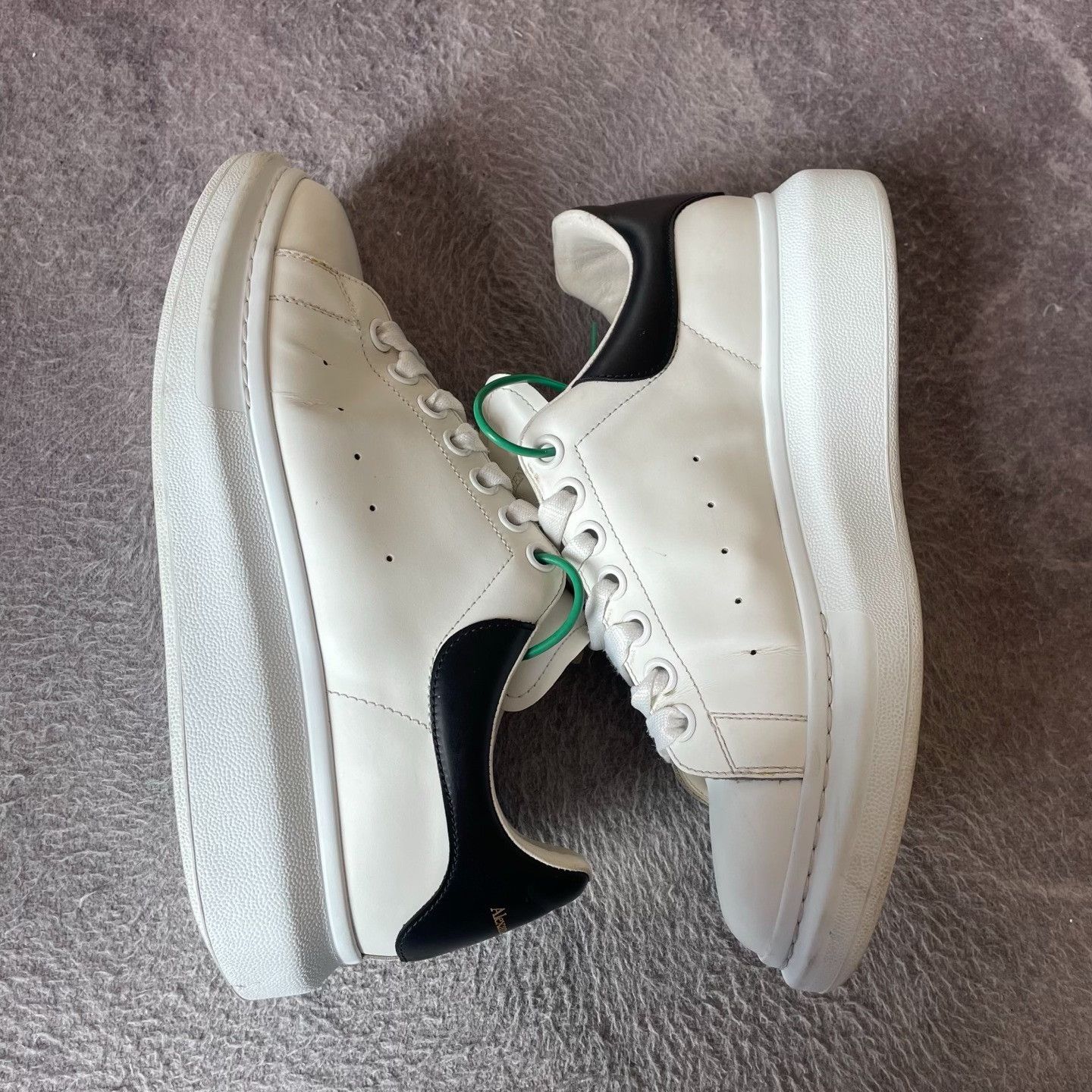 Alexander McQueen Alexander McQueen White Lowtop Sneakers 41 Men Size US 8.5 / EU 41-42 - 6 Thumbnail