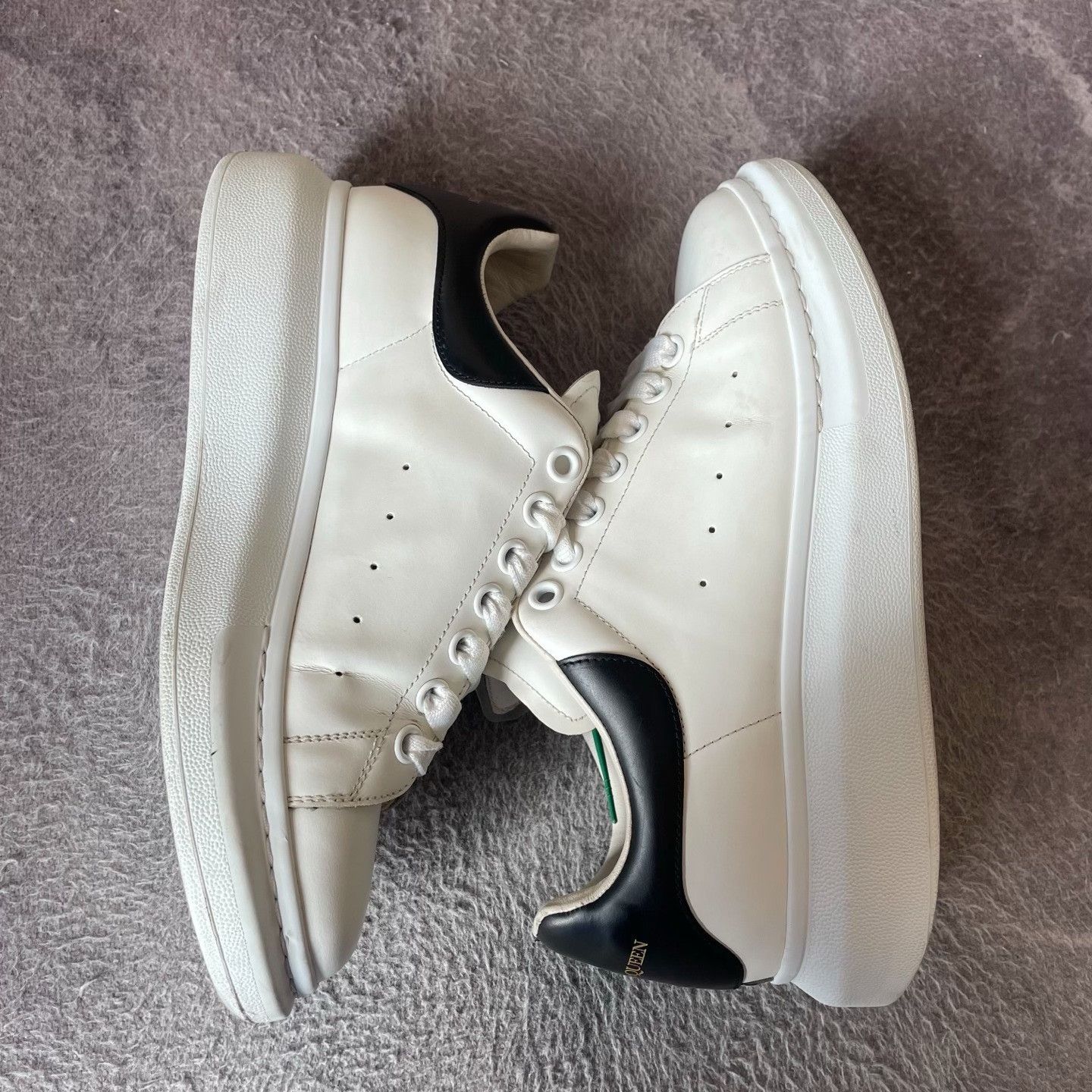Alexander McQueen Alexander McQueen White Lowtop Sneakers 41 Men Size US 8.5 / EU 41-42 - 7 Thumbnail