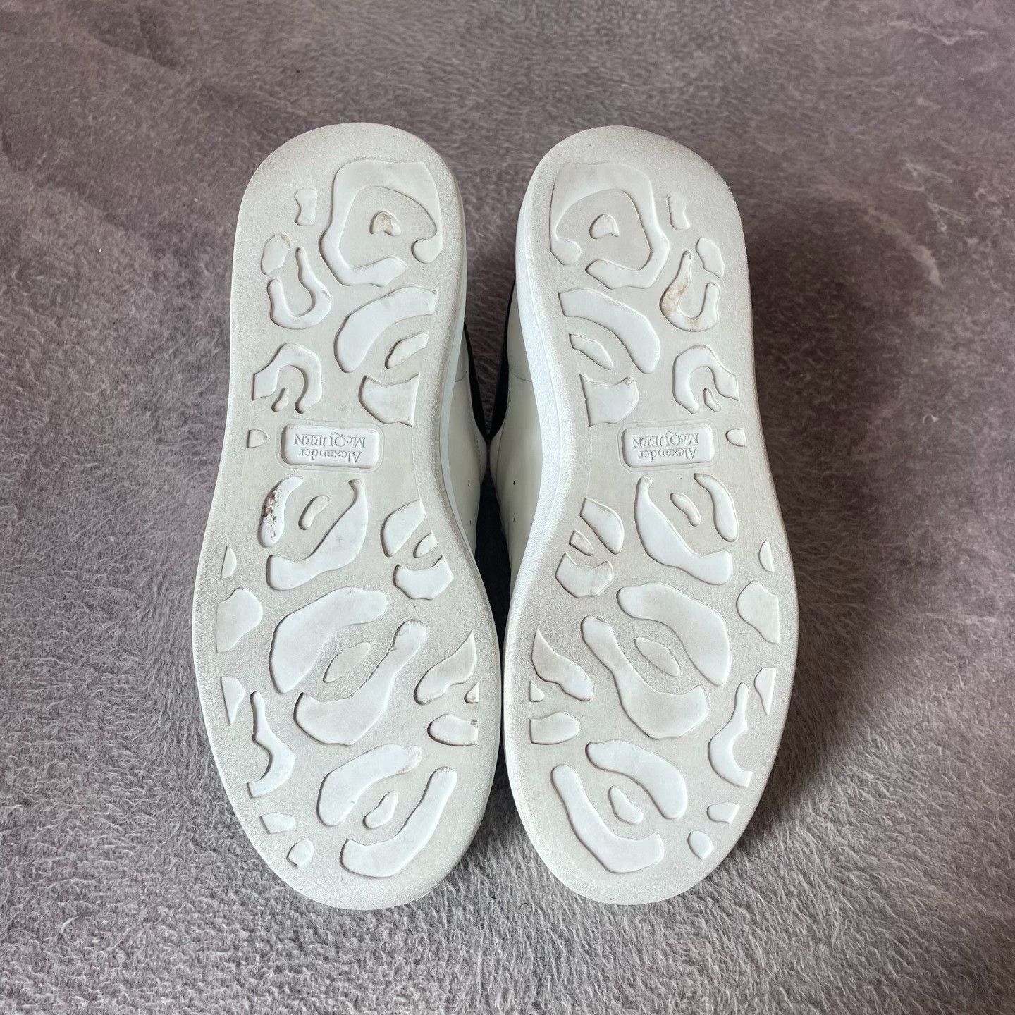 Alexander McQueen Alexander McQueen White Lowtop Sneakers 41 Men Size US 8.5 / EU 41-42 - 4 Thumbnail