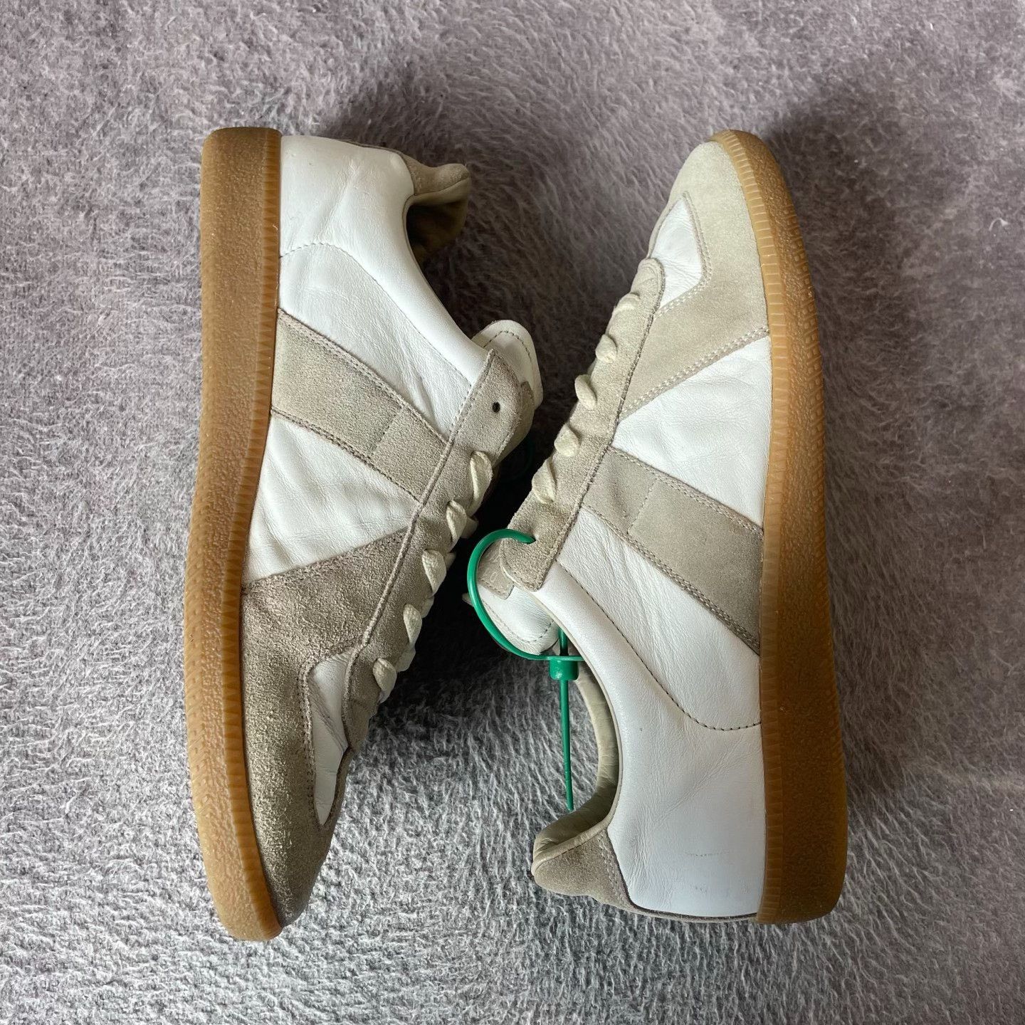 Gucci Gucci White Lowtop Sneakers S Men Size US 10 / EU 43 - 9 Thumbnail