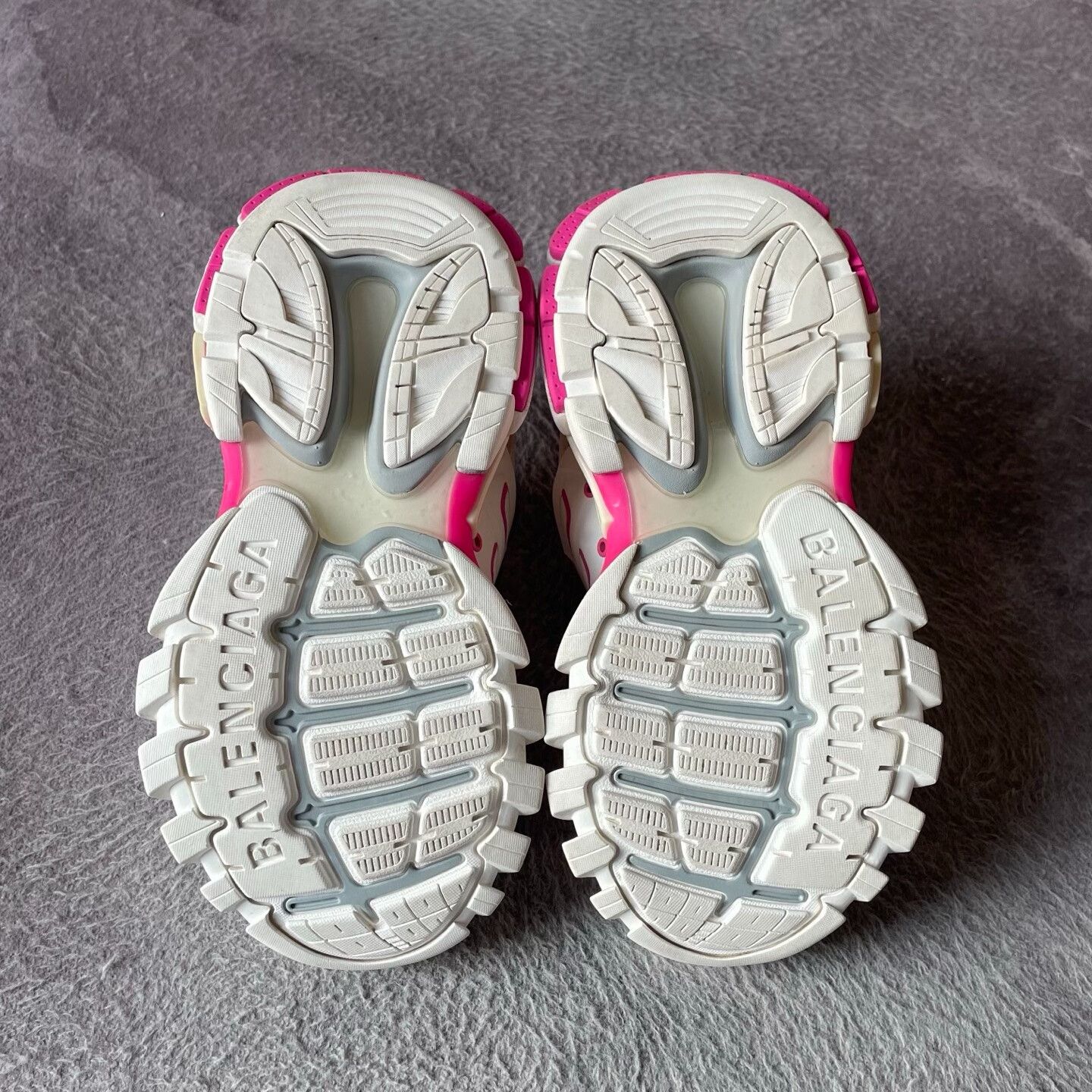 Balenciaga Balenciaga Pink Lowtop Sneakers 35 Women Size US 5 / IT 35 - 4 Thumbnail
