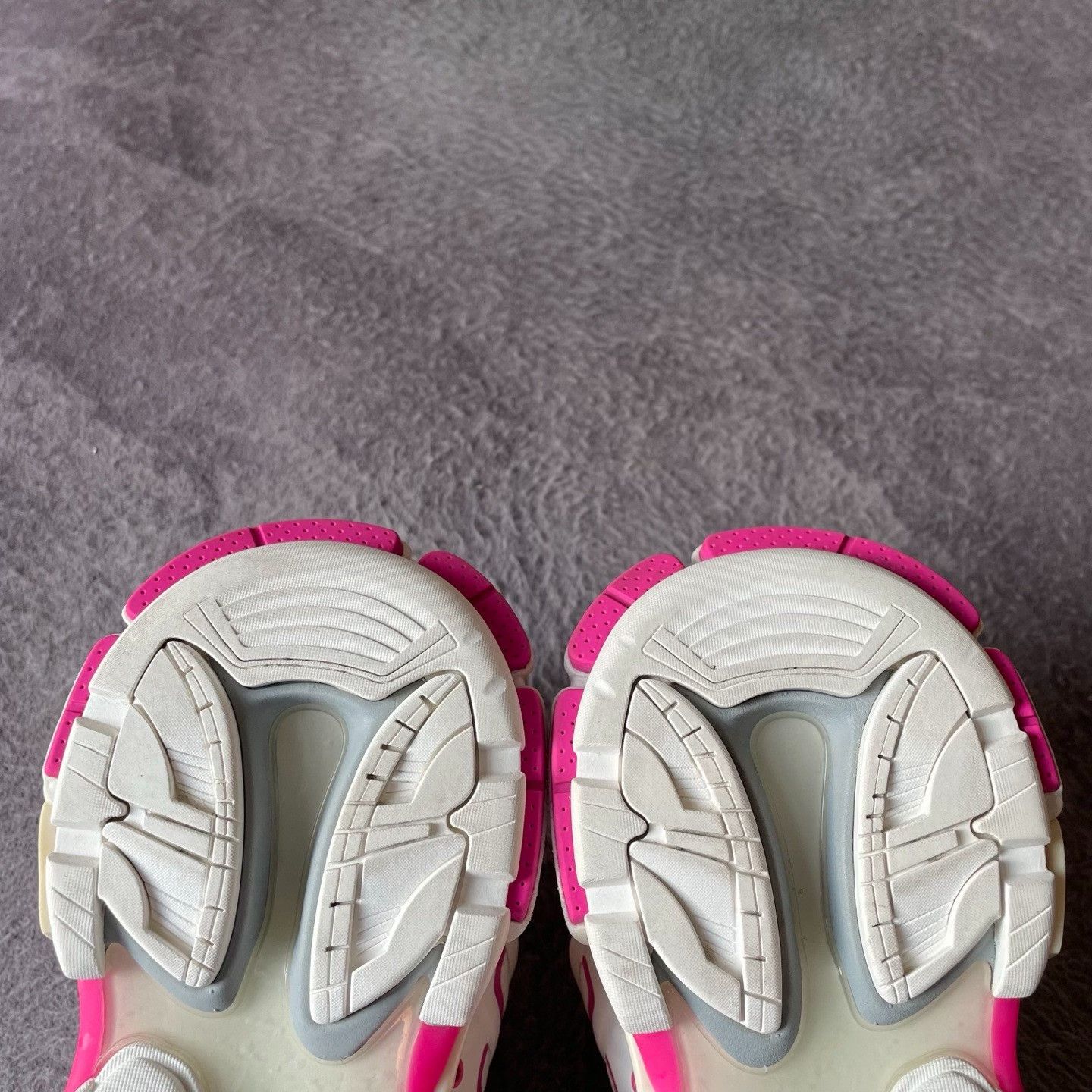 Balenciaga Balenciaga Pink Lowtop Sneakers 35 Women Size US 5 / IT 35 - 5 Thumbnail