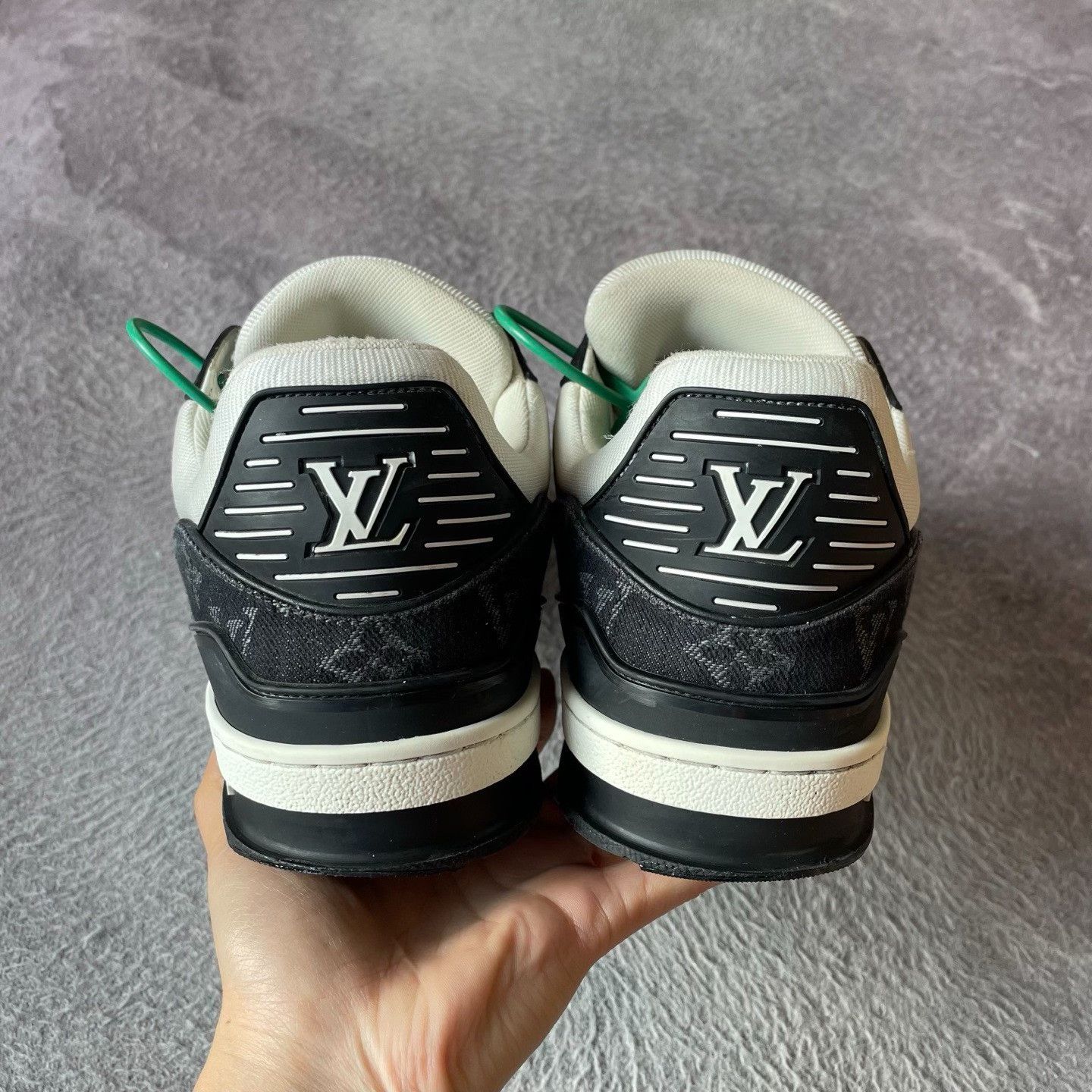 Louis Vuitton Louis Vuitton Training Black Lowtop Sneakers 41 Men Size US 8.5 / EU 41-42 - 3 Thumbnail