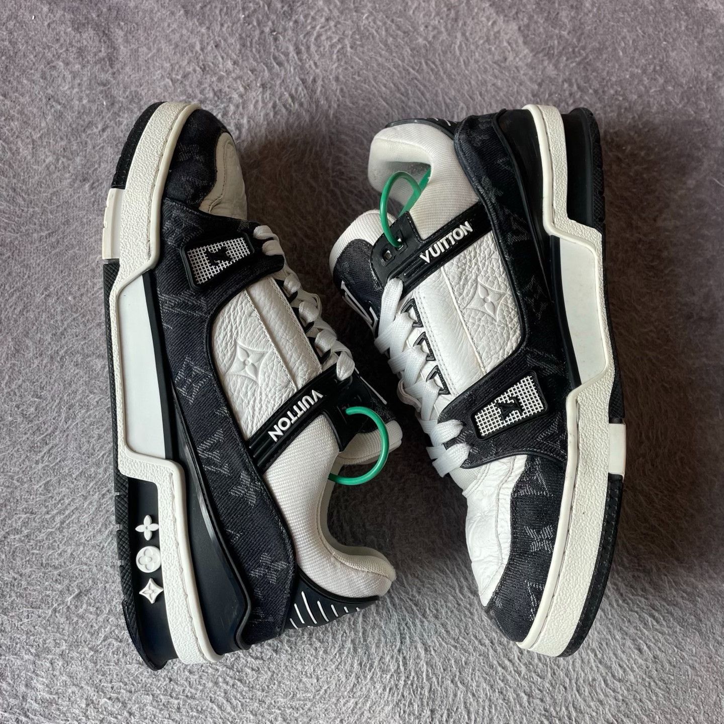 Louis Vuitton Louis Vuitton Training Black Lowtop Sneakers 41 Men Size US 8.5 / EU 41-42 - 6 Thumbnail