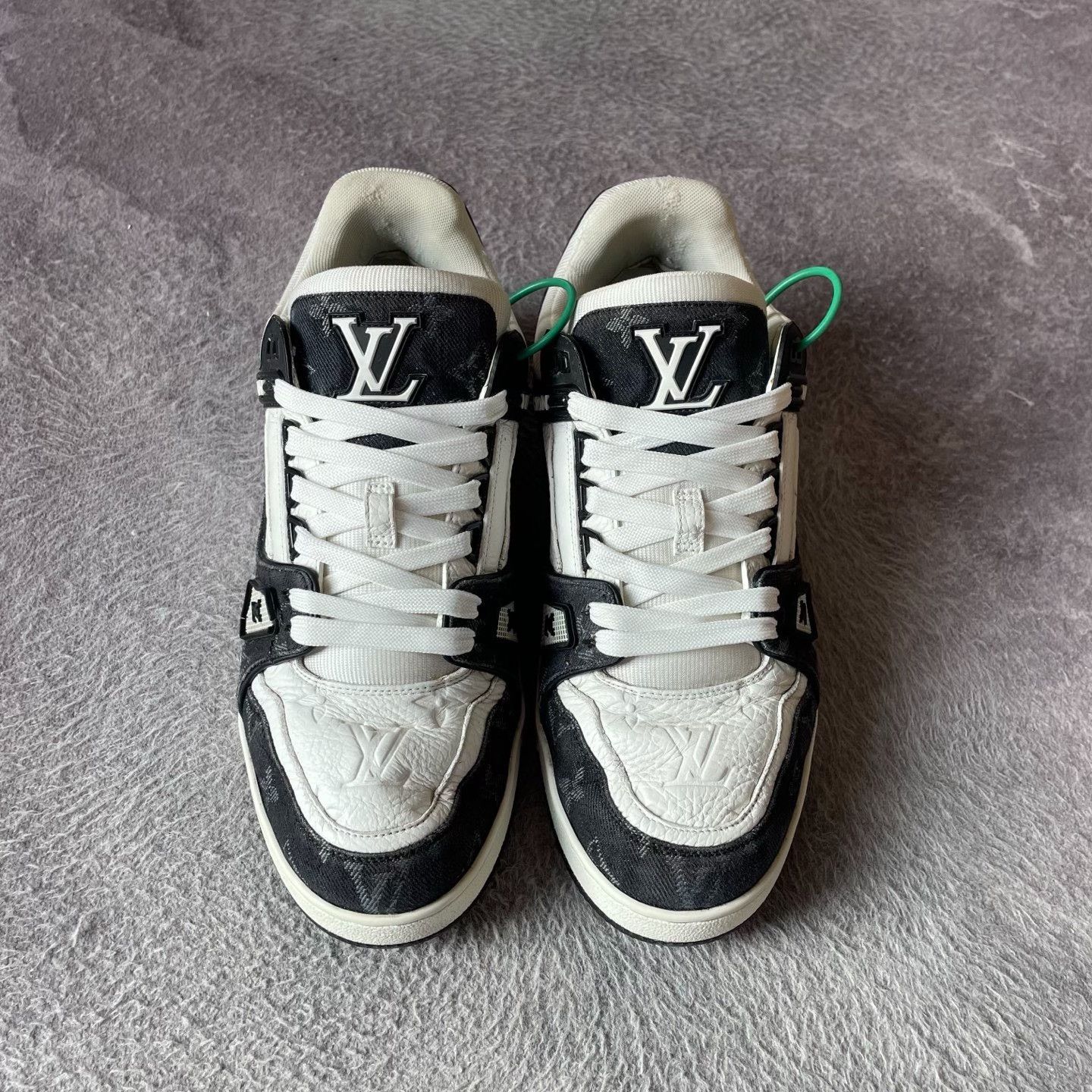 Louis Vuitton Louis Vuitton Training Black Lowtop Sneakers 41 Men Size US 8.5 / EU 41-42 - 2 Thumbnail