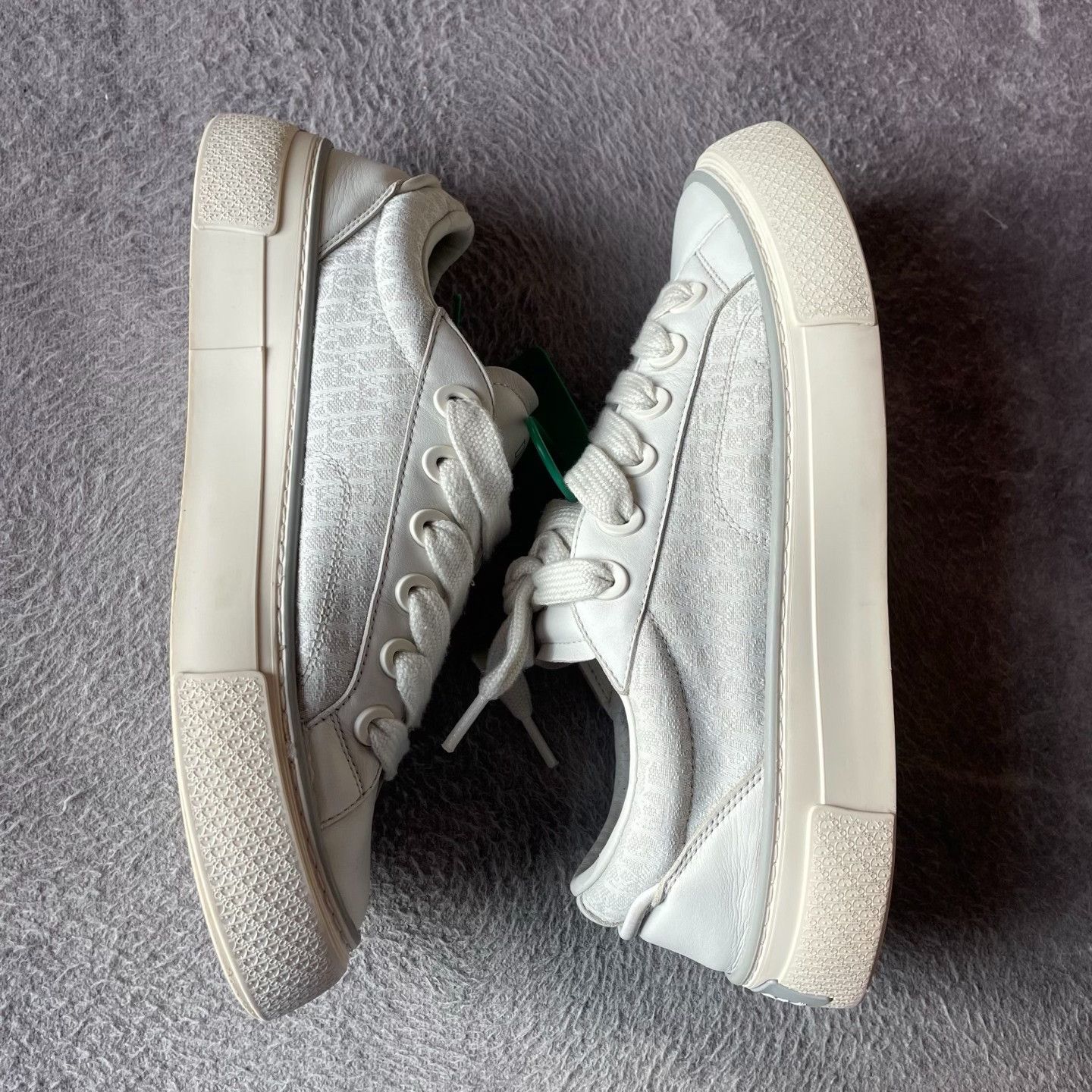 Dior Dior White Lowtop Sneakers 33 Men Size US 5 / EU 37 - 7 Thumbnail