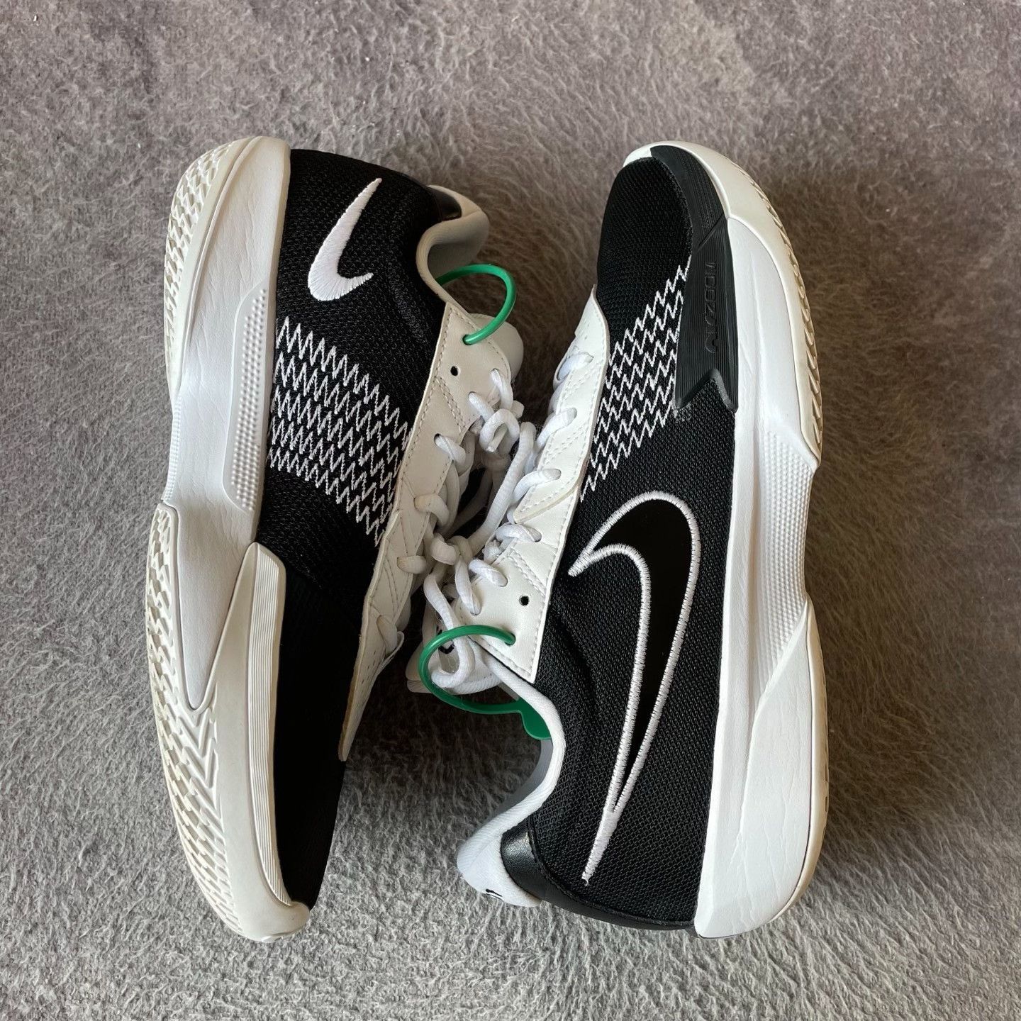 Nike Nike Black Lowtop Sneakers 42 Men Size US 9 / EU 42 - 9 Thumbnail