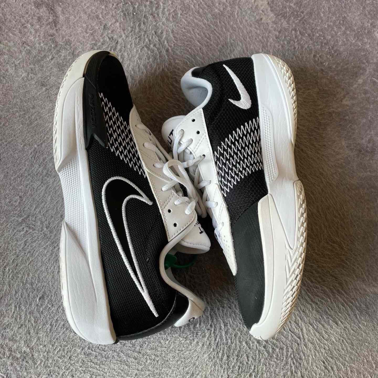 Nike Nike Black Lowtop Sneakers 42 Men Size US 9 / EU 42 - 8 Thumbnail