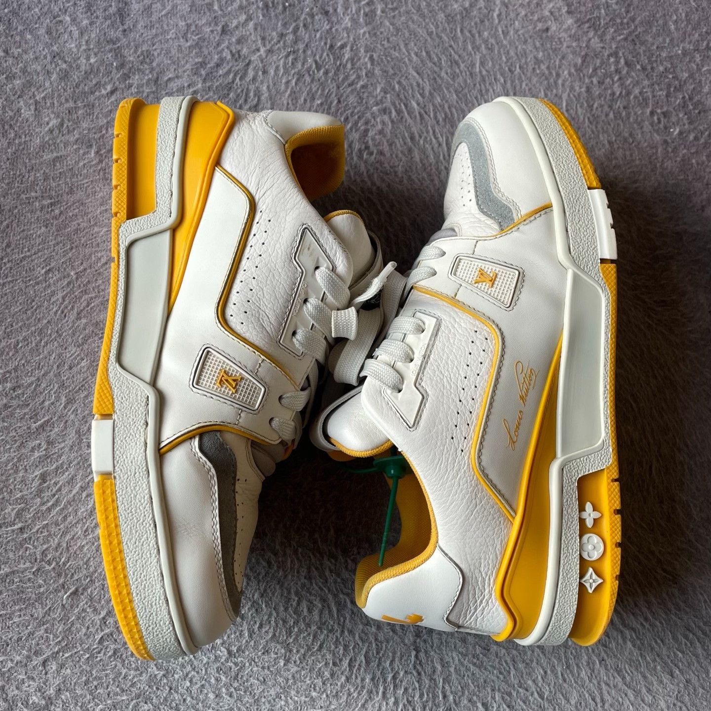 Louis Vuitton Louis Vuitton Training Yellow Lowtop Sneakers 38 Women Size US 7.5 / IT 37.5 - 7 Thumbnail