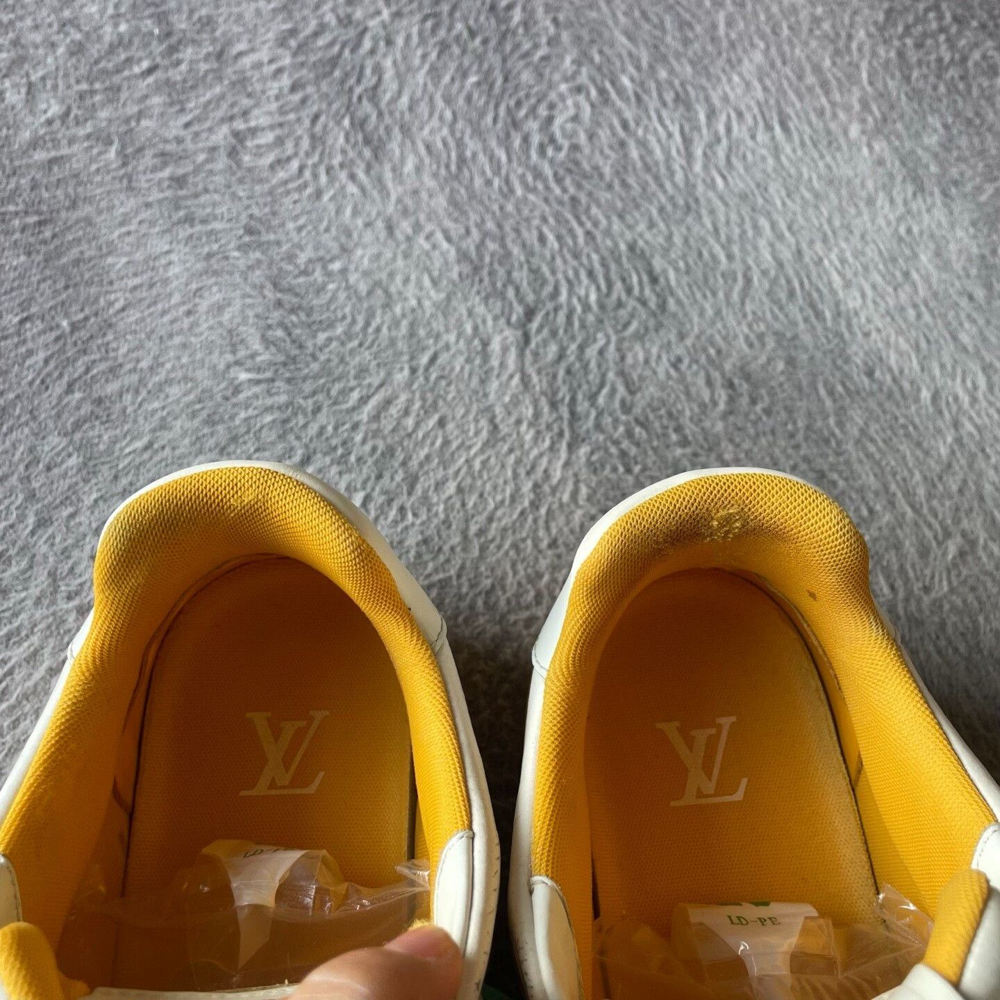 Louis Vuitton Louis Vuitton Training Yellow Lowtop Sneakers 38 Women Size US 7.5 / IT 37.5 - 8 Thumbnail