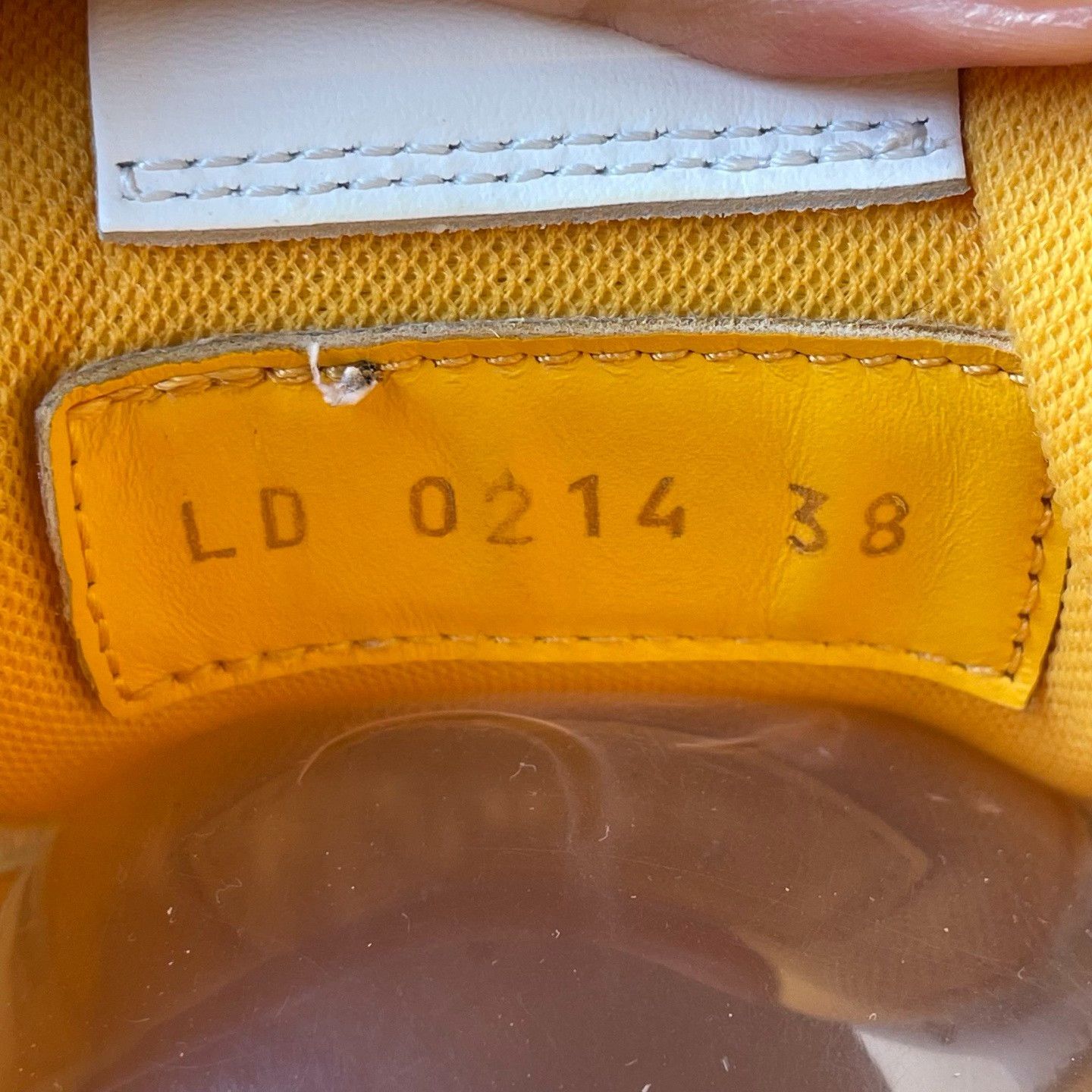 Louis Vuitton Louis Vuitton Training Yellow Lowtop Sneakers 38 Women Size US 7.5 / IT 37.5 - 5 Thumbnail