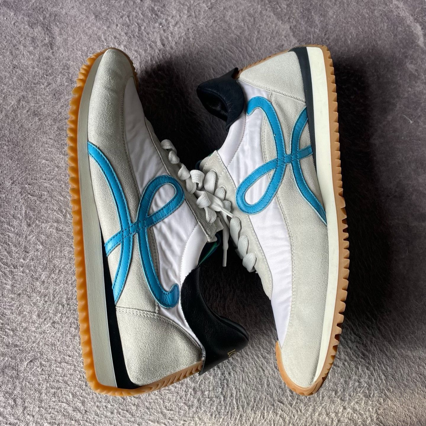 Louis Vuitton Louis Vuitton Blue Lowtop Sneakers M Men Size US 10 / EU 43 - 8 Thumbnail