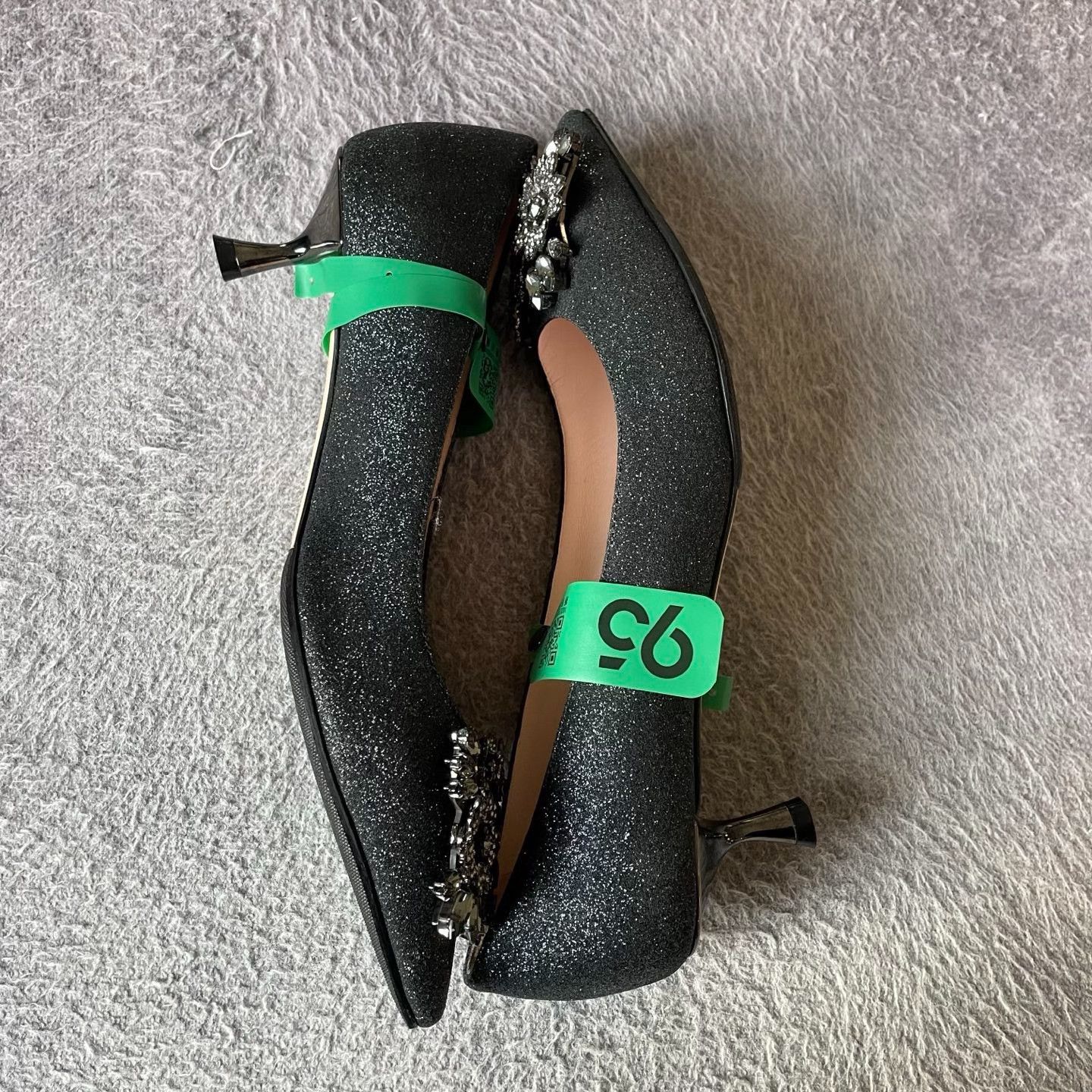 Gucci Gucci Black Lowtop Sneakers 36 Women Size US 6 / IT 36 - 7 Thumbnail