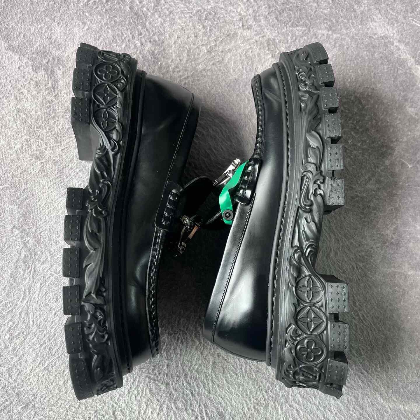 Louis Vuitton Louis Vuitton Leather Black Lowtop Sneakers 40 Men Size US 7.5 / EU 40-41 - 8 Thumbnail