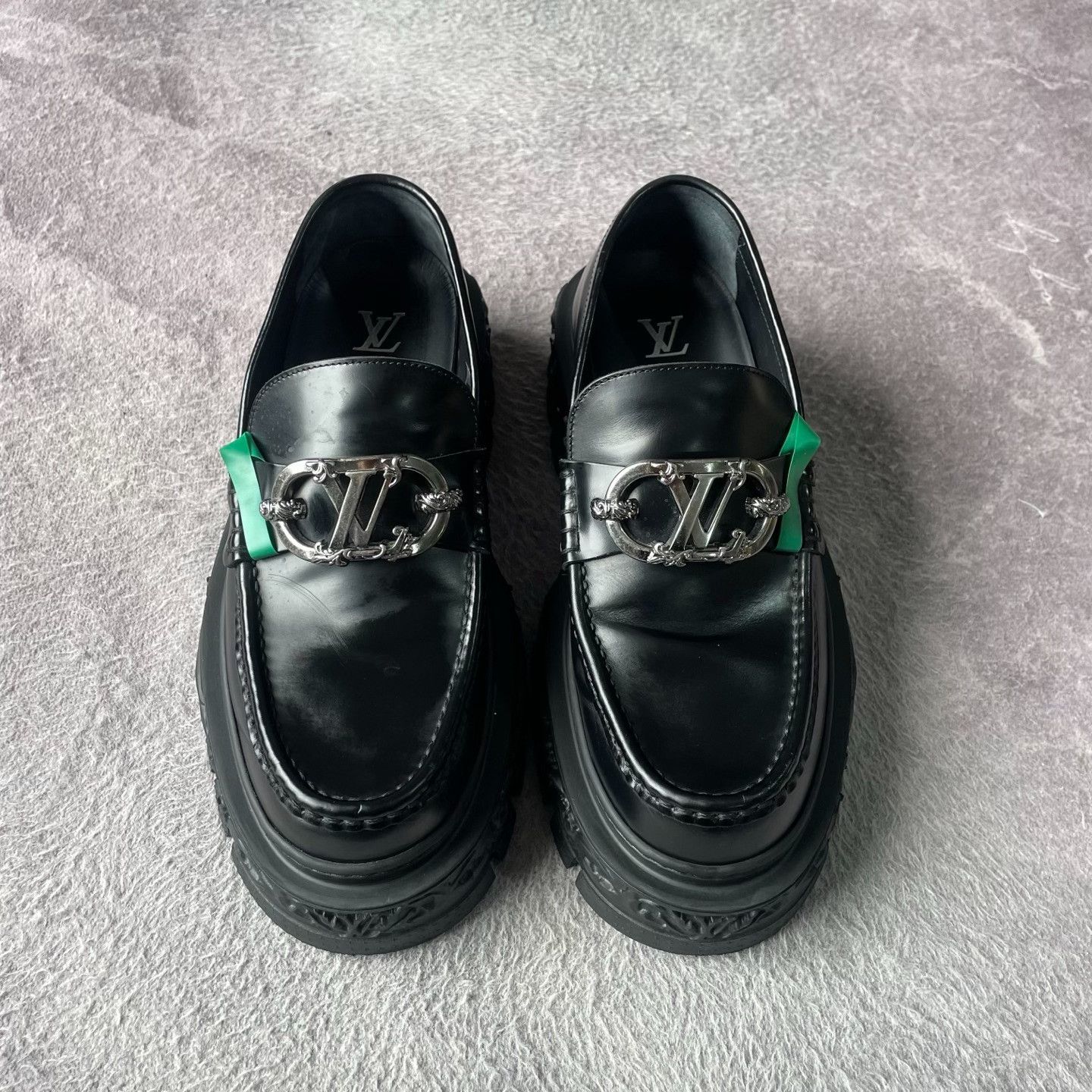 Louis Vuitton Louis Vuitton Leather Black Lowtop Sneakers 40 Men Size US 7.5 / EU 40-41 - 2 Thumbnail
