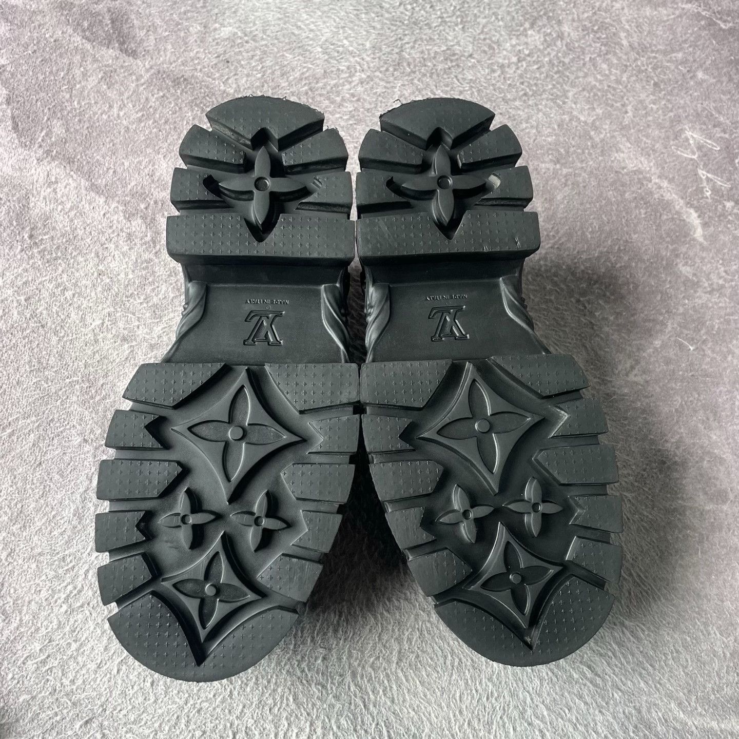 Louis Vuitton Louis Vuitton Leather Black Lowtop Sneakers 40 Men Size US 7.5 / EU 40-41 - 4 Thumbnail