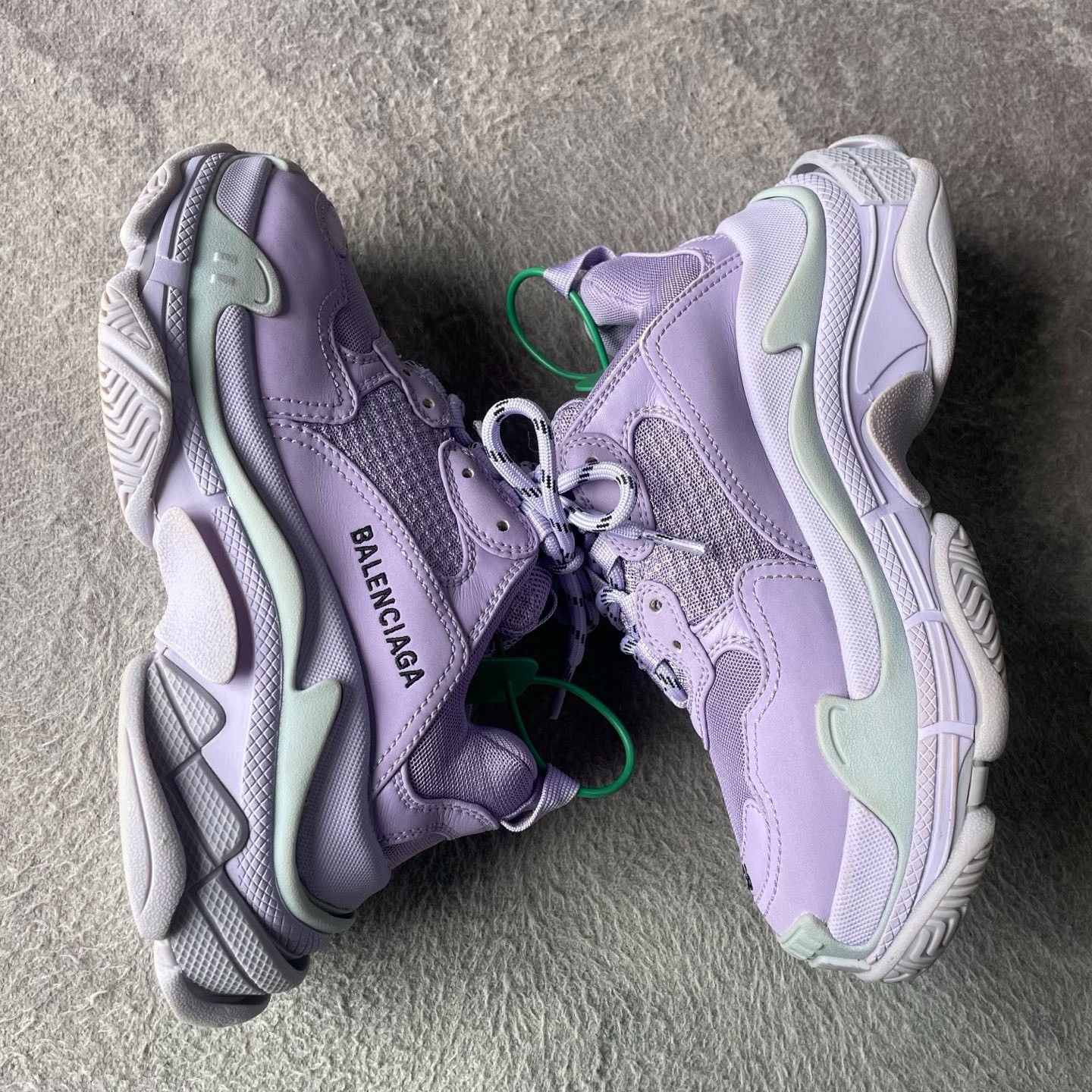 Balenciaga Balenciaga Purple Lowtop Sneakers S Women Size US 6 / IT 36 - 7 Thumbnail