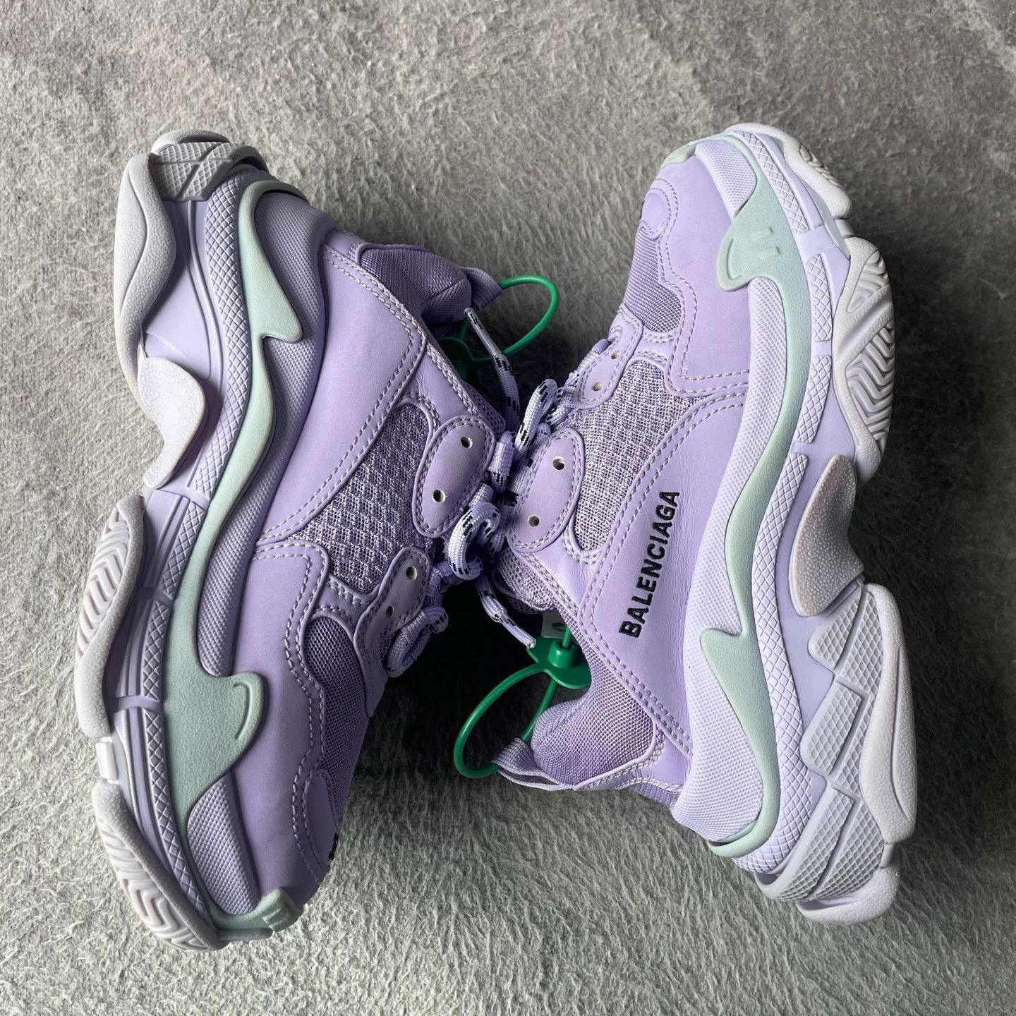 Balenciaga Balenciaga Purple Lowtop Sneakers S Women Size US 6 / IT 36 - 8 Thumbnail