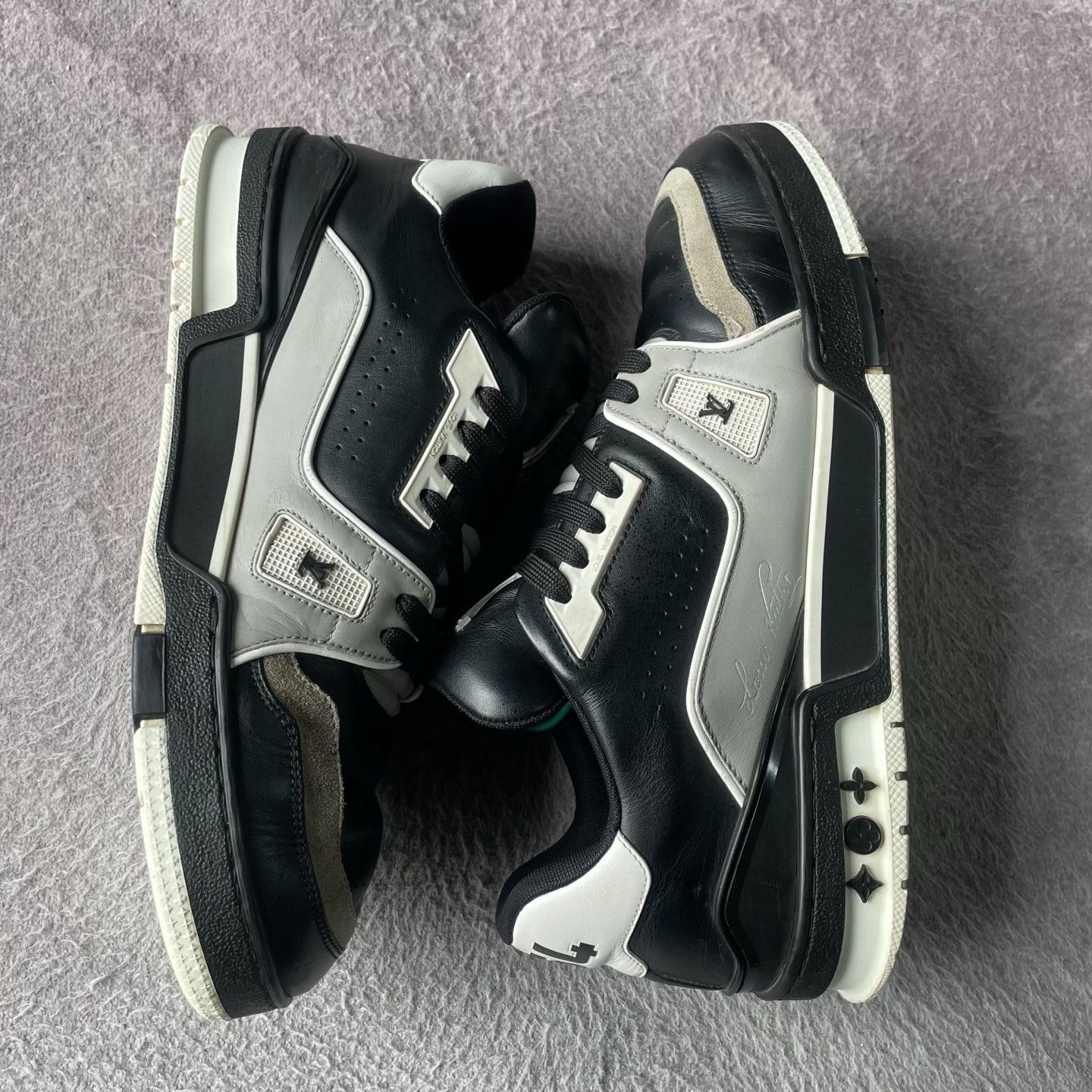 Louis Vuitton Louis Vuitton Training Black Lowtop Sneakers 42 Men Size US 9 / EU 42 - 7 Thumbnail