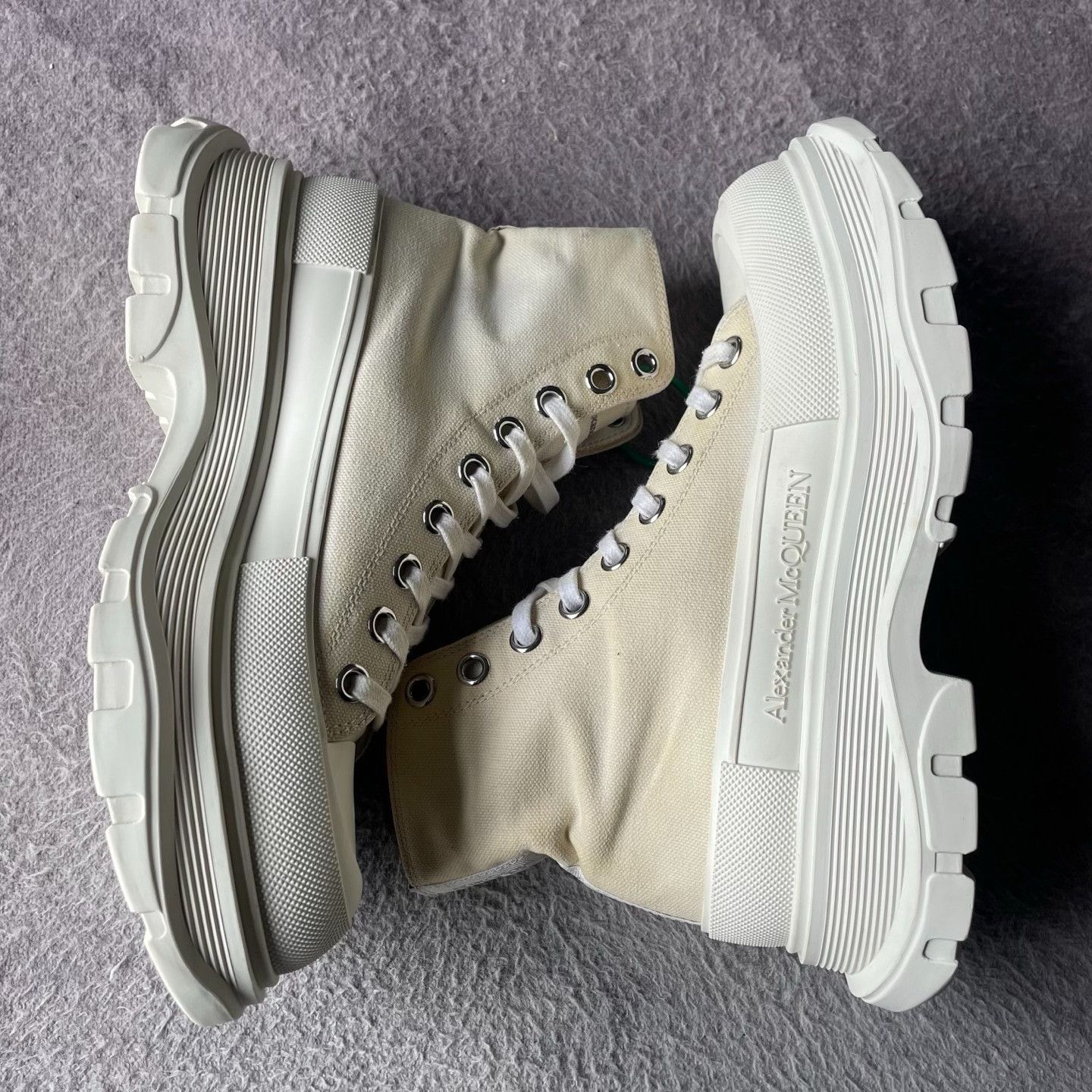 Alexander McQueen Alexander McQueen White Boots 39 Women Size US 8.5 / IT 38.5 - 7 Thumbnail