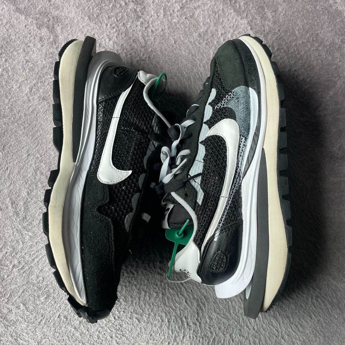Nike Nike Black Lowtop Sneakers 42 Men Size US 9 / EU 42 - 8 Thumbnail