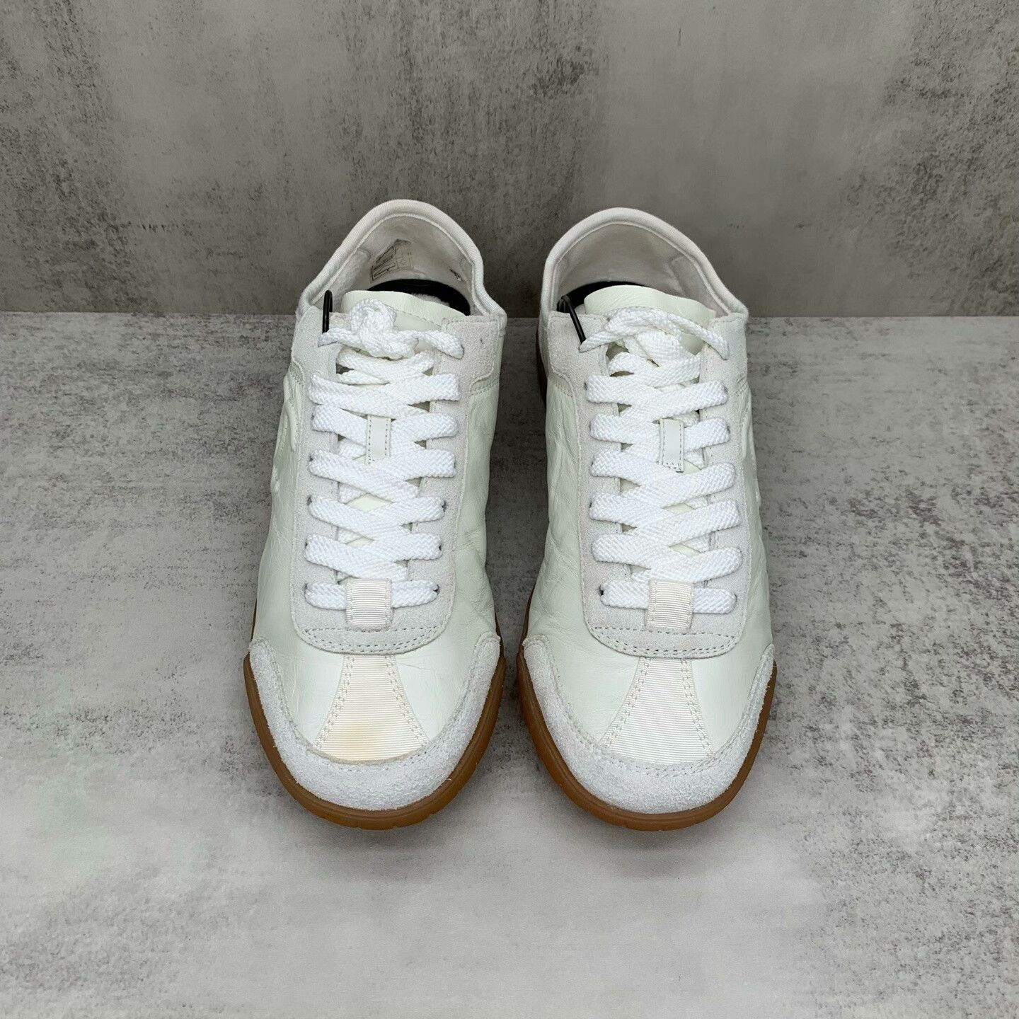 Chanel Chanel White Lowtop Sneakers L Women Size US 8 / IT 38 - 4 Thumbnail
