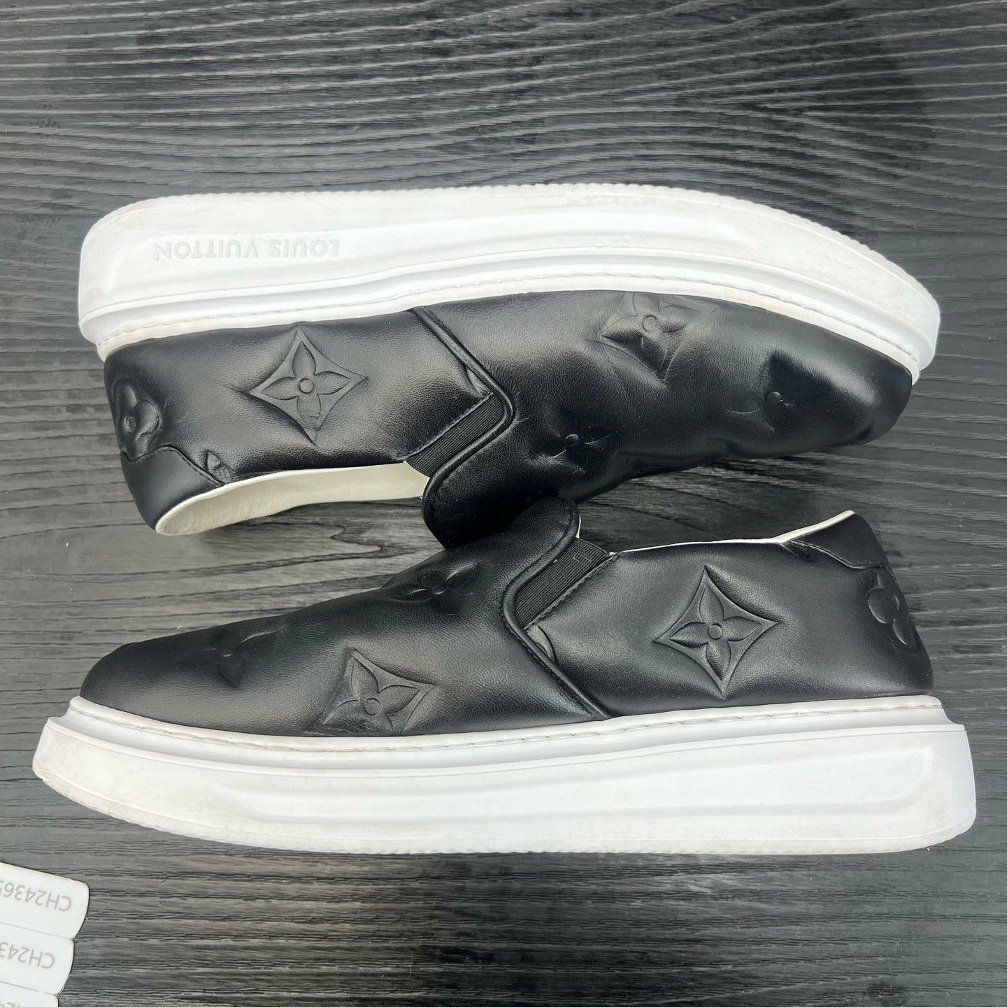 Louis Vuitton Louis Vuitton Black Lowtop Sneakers 40 Men Size US 7.5 / EU 40-41 - 3 Thumbnail