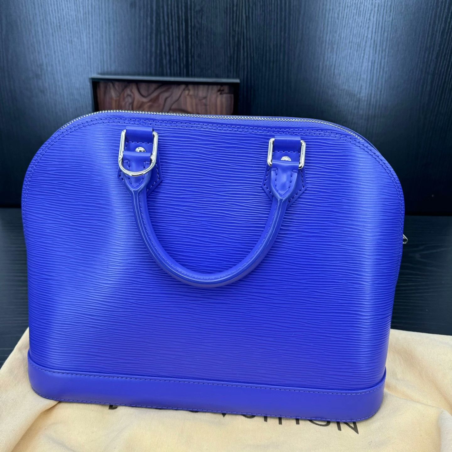 Louis Vuitton Louis Vuitton Blue Shoulder Bag 32 Women Size ONE SIZE - 2 Thumbnail