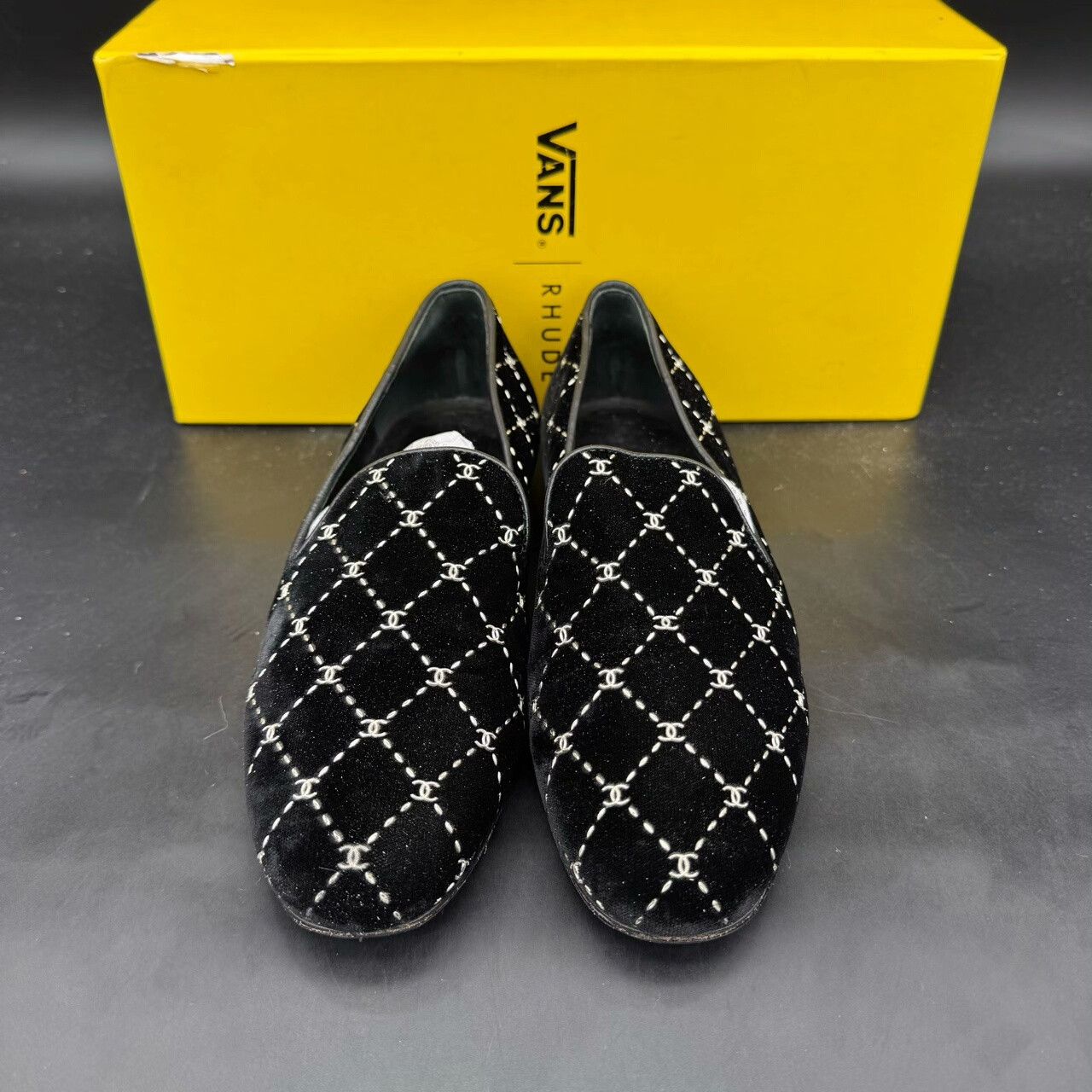 Chanel Chanel Velvet Lowtop Sneakers 37 Women Size US 6.5 / IT 36.5 - 4 Thumbnail