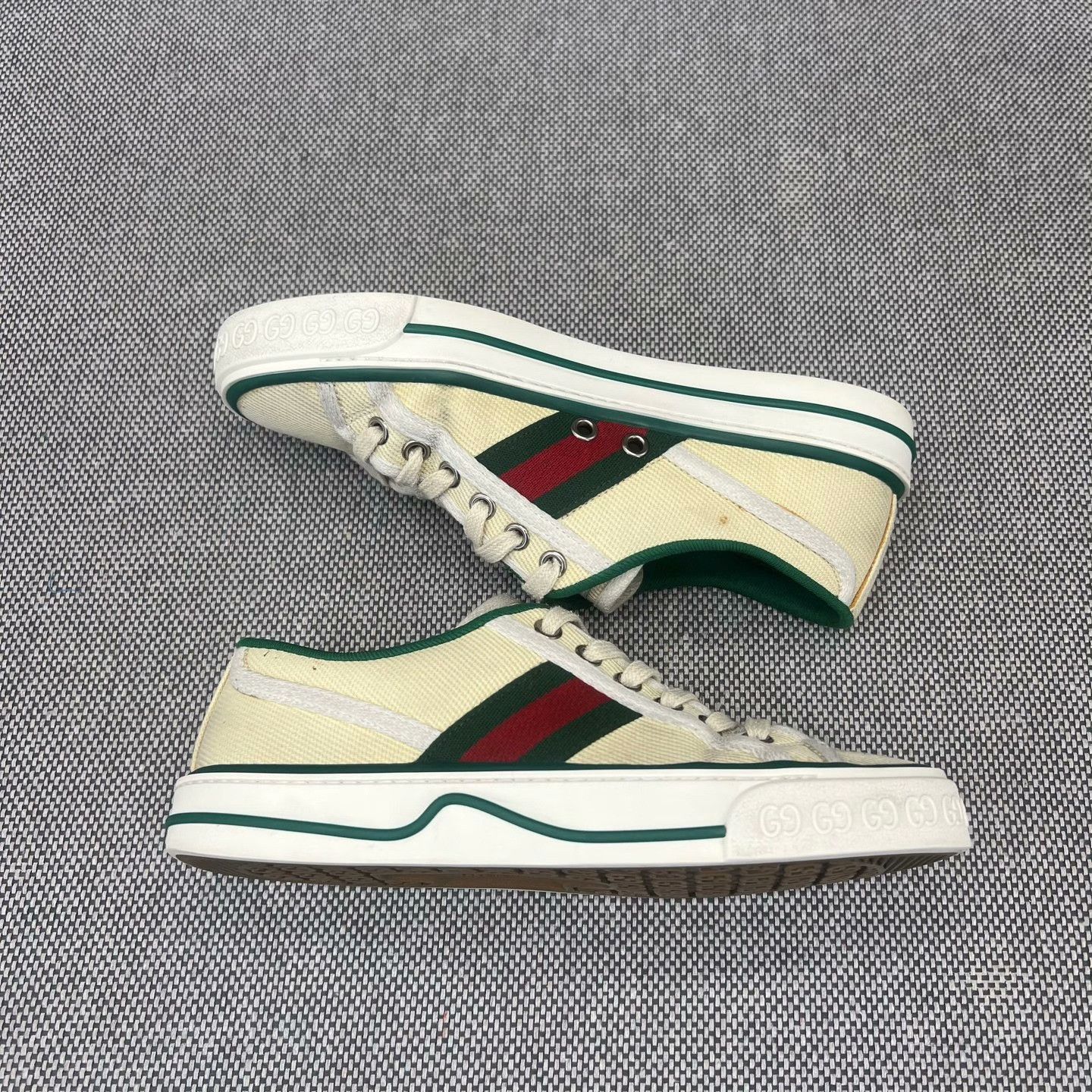 Gucci Gucci Distressed Yellow Lowtop Sneakers 35 Women Size US 5 / IT 35 - 3 Thumbnail