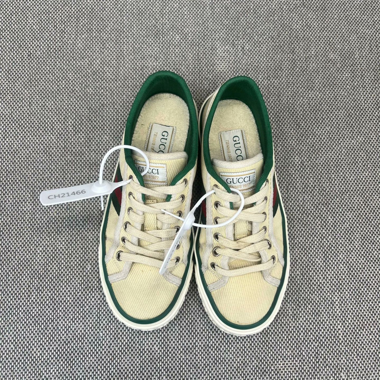 Gucci Gucci Distressed Yellow Lowtop Sneakers 35 Women Size US 5 / IT 35 - 8 Thumbnail