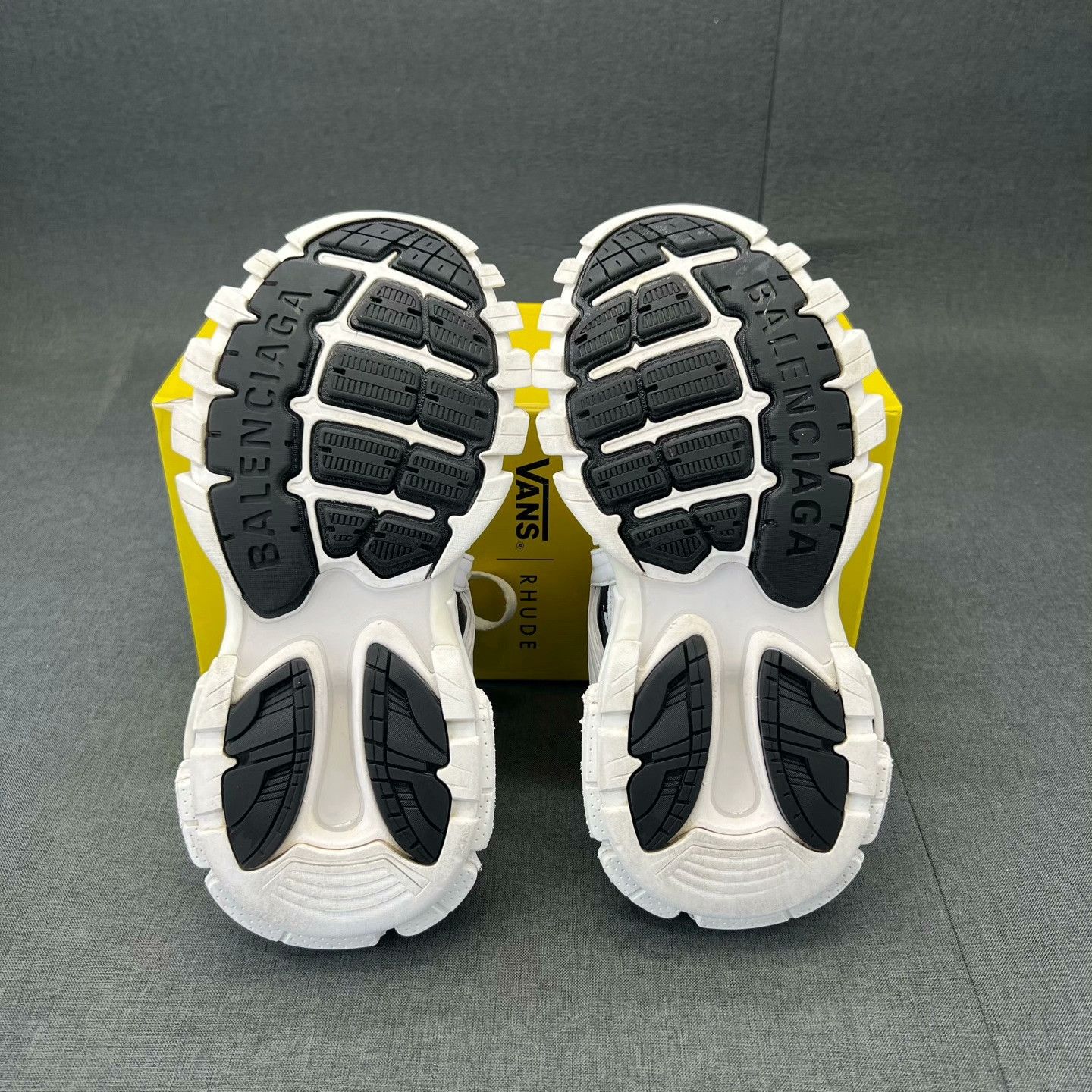 Balenciaga Balenciaga Collab Black Lowtop Sneakers 36 Women Size US 6 / IT 36 - 7 Thumbnail