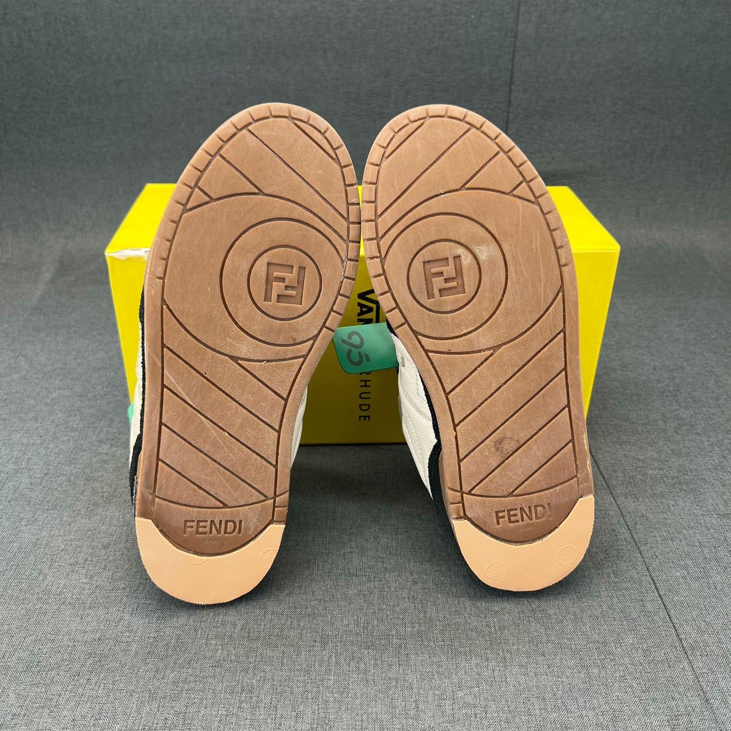 Fendi Fendi Black Lowtop Sneakers 37 Women Size US 6.5 / IT 36.5 - 6 Thumbnail
