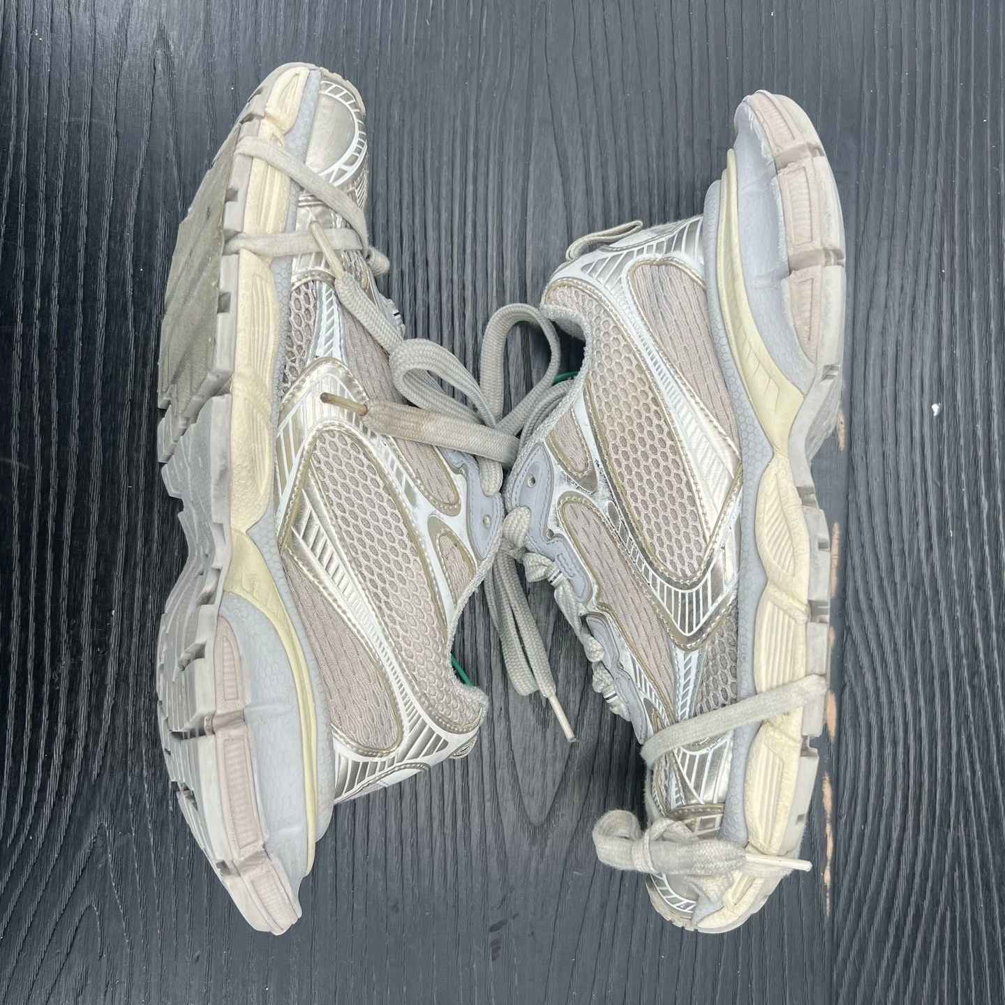 Balenciaga Balenciaga Beige Lowtop Sneakers XXXL Men Size US 10 / EU 43 - 2 Thumbnail