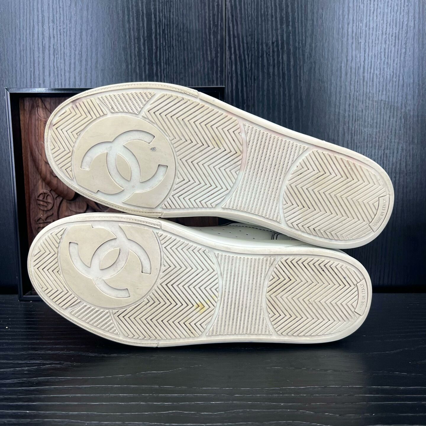 Chanel Chanel Black Lowtop Sneakers 39 Women Size US 8.5 / IT 38.5 - 6 Thumbnail