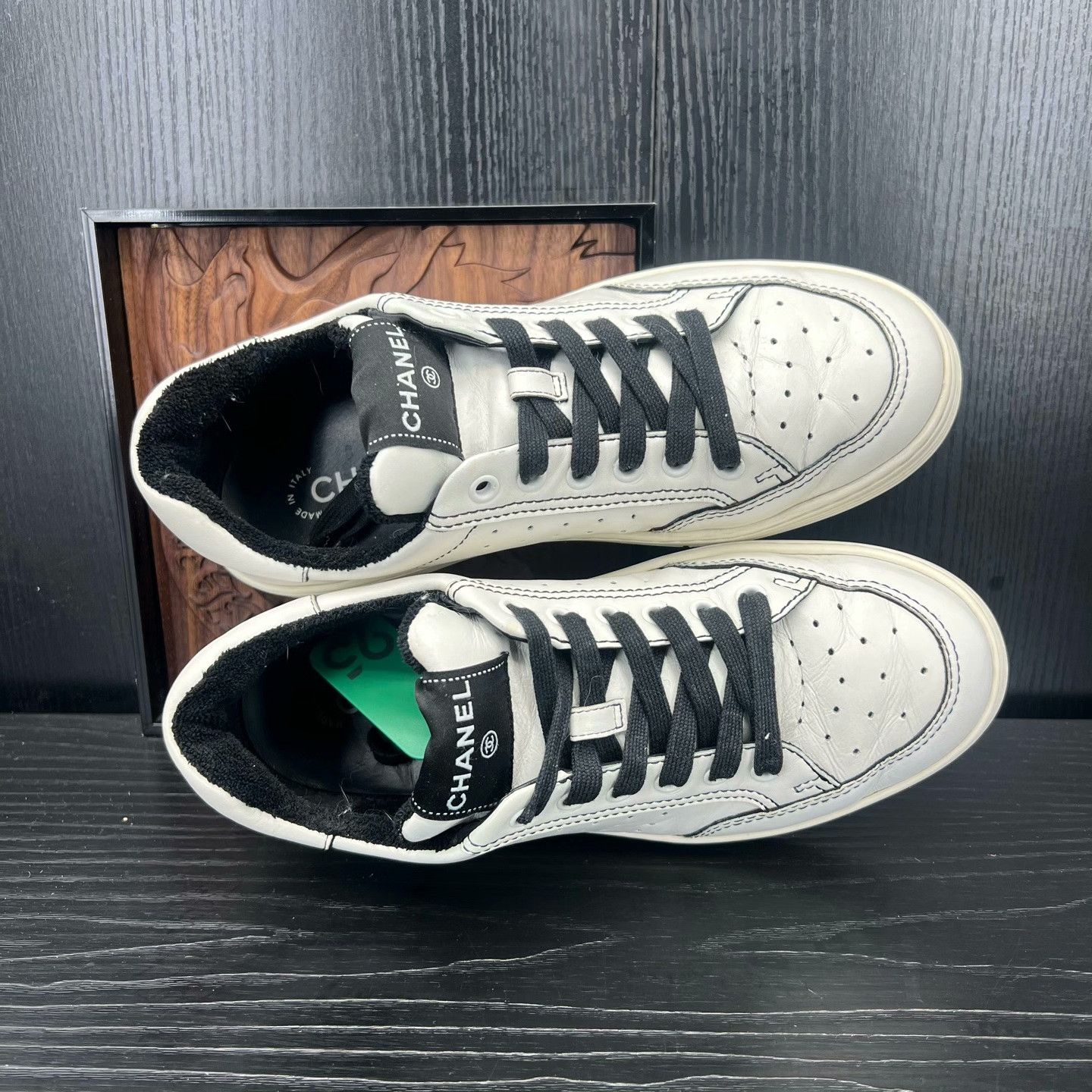 Chanel Chanel Black Lowtop Sneakers 39 Women Size US 8.5 / IT 38.5 - 8 Thumbnail