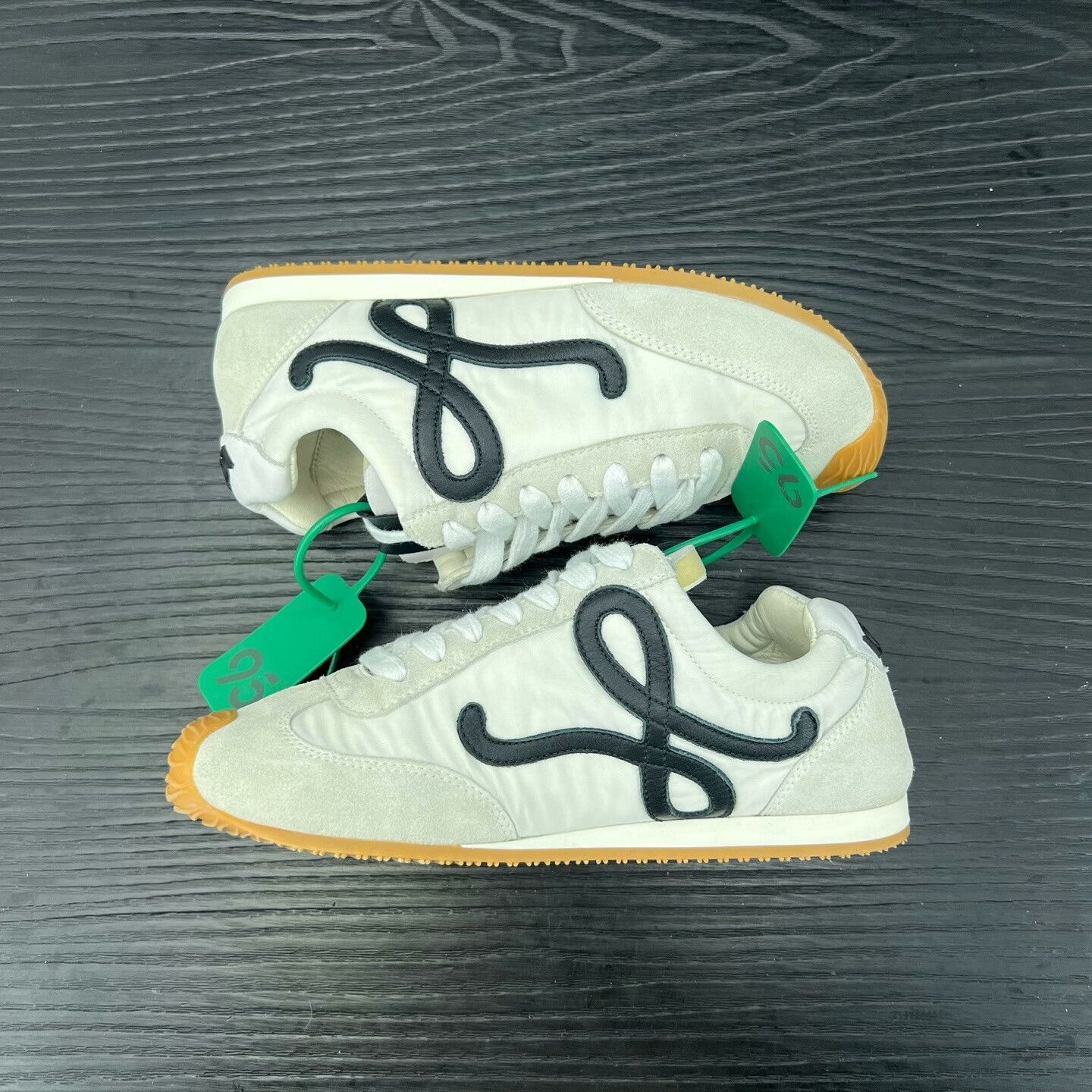 Loewe Loewe Running White Lowtop Sneakers 36 Women Size US 6 / IT 36 - 2 Thumbnail