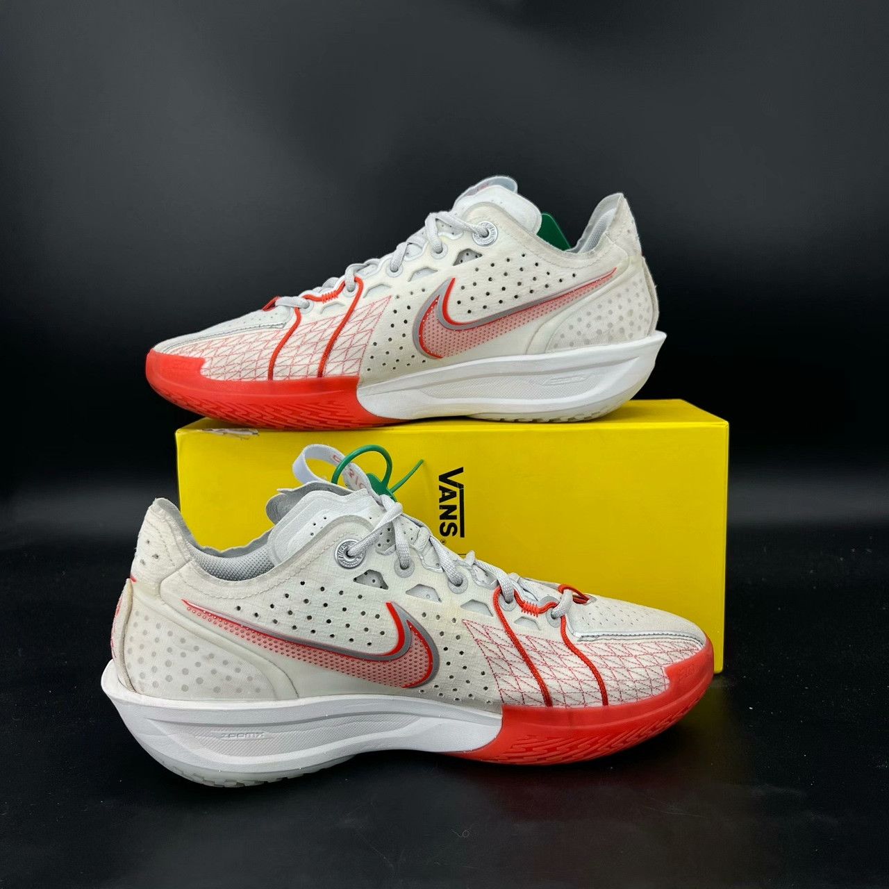 Nike Nike Red Lowtop Sneakers 44.5 Men Size US 11 / EU 44 - 2 Thumbnail