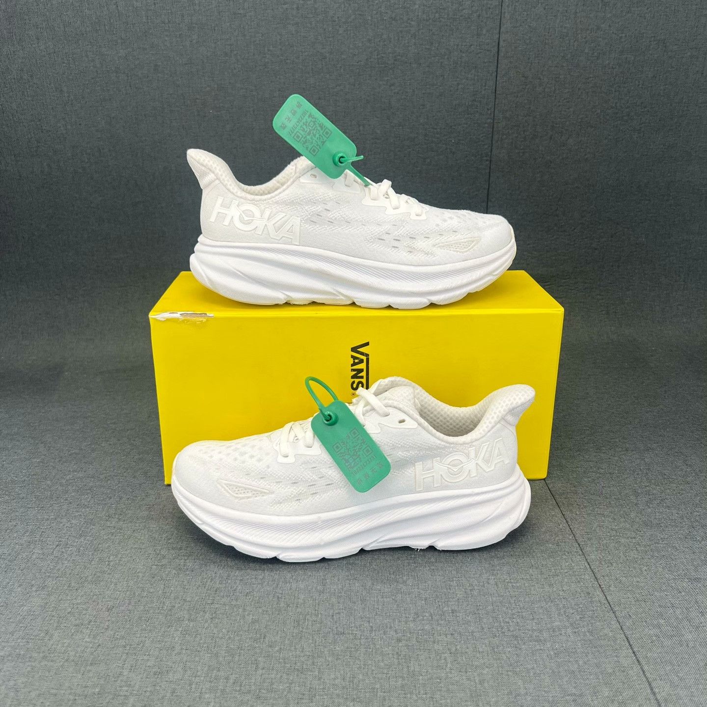 Hoka Hoka White Lowtop Sneakers 38 Men Size US 6 / EU 39 - 2 Thumbnail