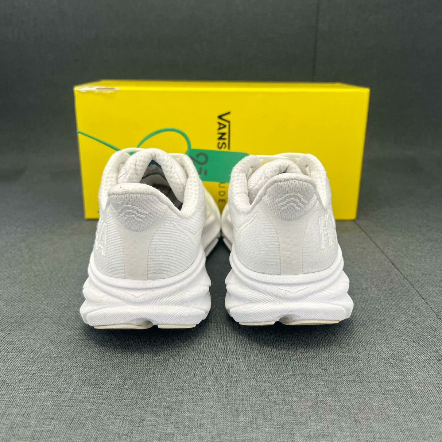 Hoka Hoka White Lowtop Sneakers 38 Men Size US 6 / EU 39 - 8 Thumbnail