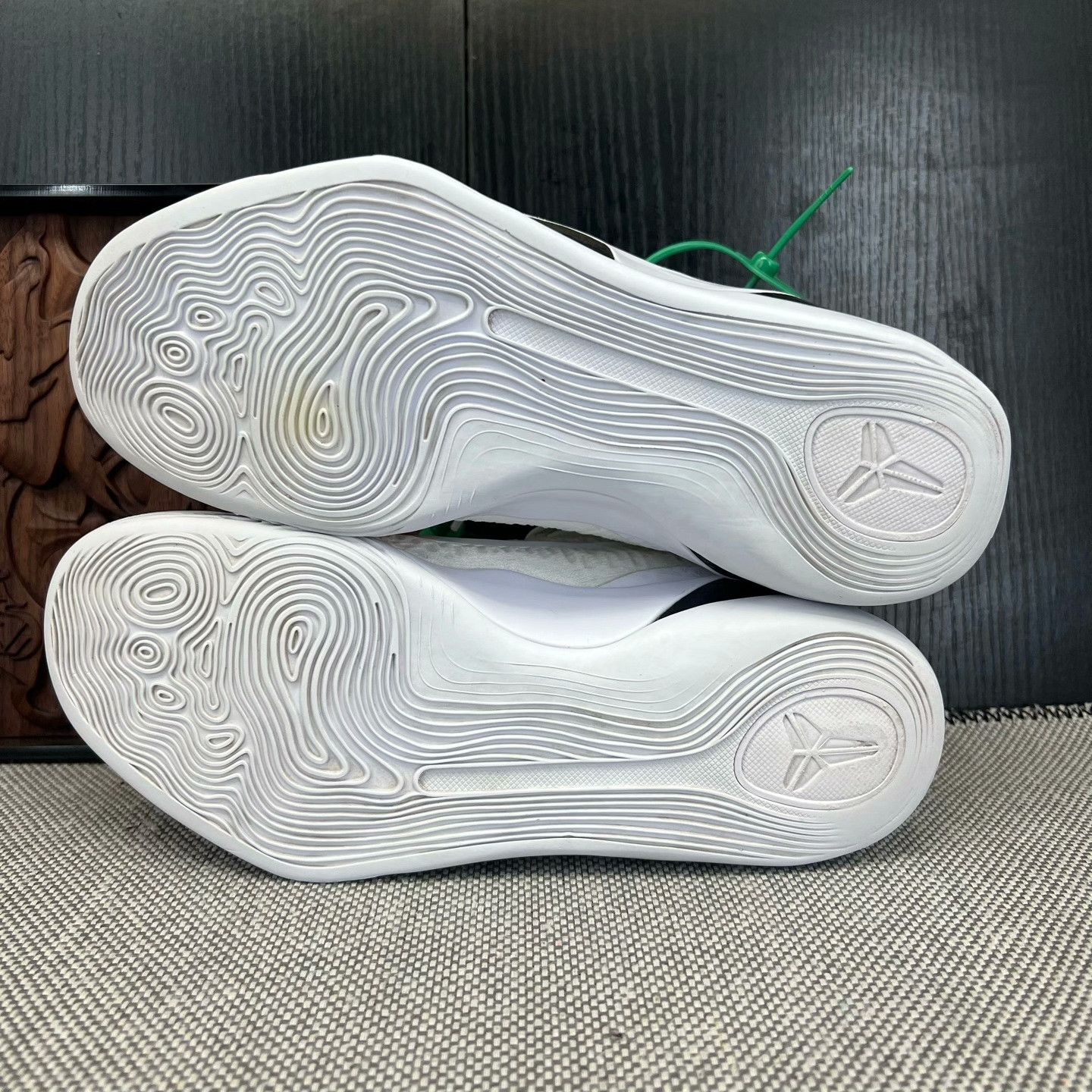 Nike Nike White Lowtop Sneakers 40 Men Size US 7.5 / EU 40-41 - 6 Thumbnail