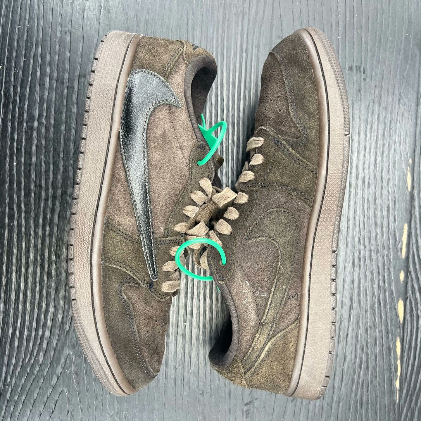 Nike Nike AJ1 Lowtop Sneakers 9.0 Men Size US 9 / EU 42 - 3 Thumbnail