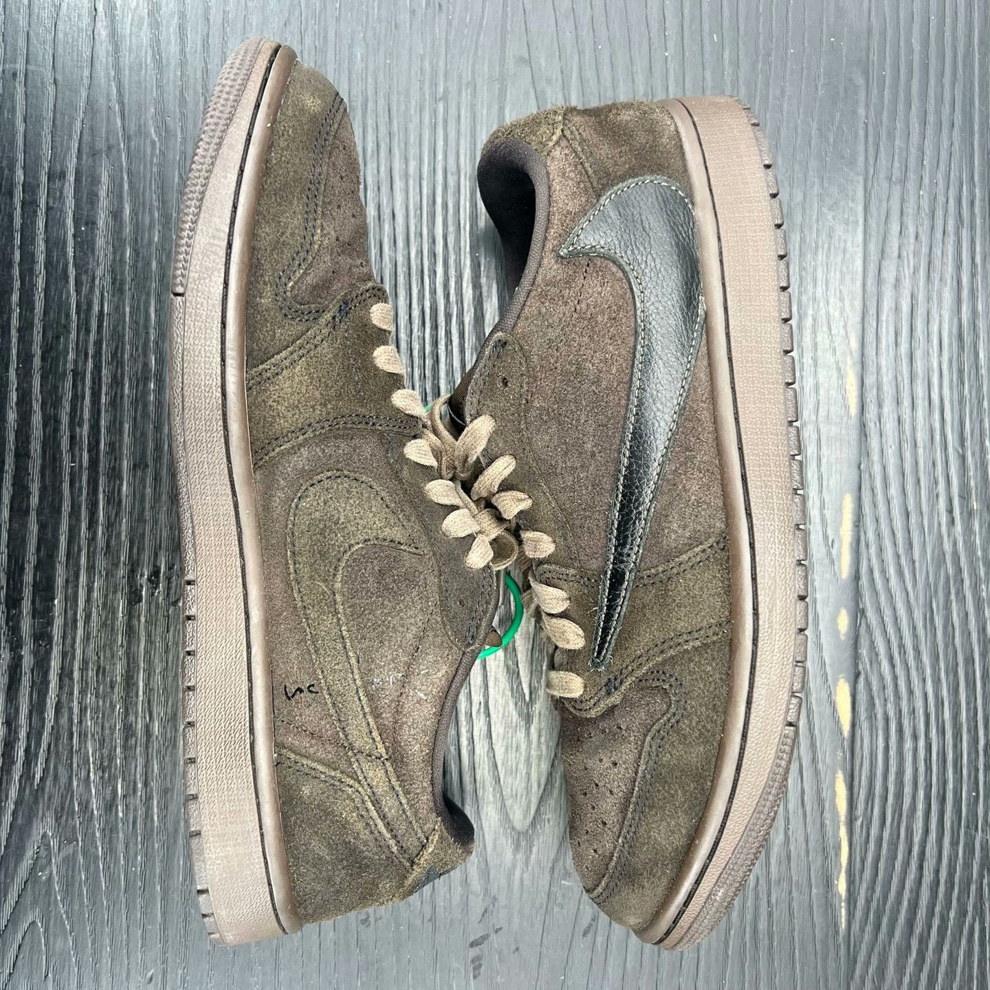 Nike Nike AJ1 Lowtop Sneakers 9.0 Men Size US 9 / EU 42 - 2 Thumbnail