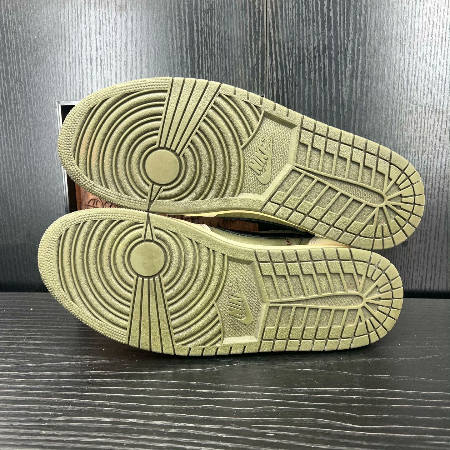 Nike Nike AJ1 Green Lowtop Sneakers 44.5 Men Size US 11 / EU 44 - 6 Thumbnail