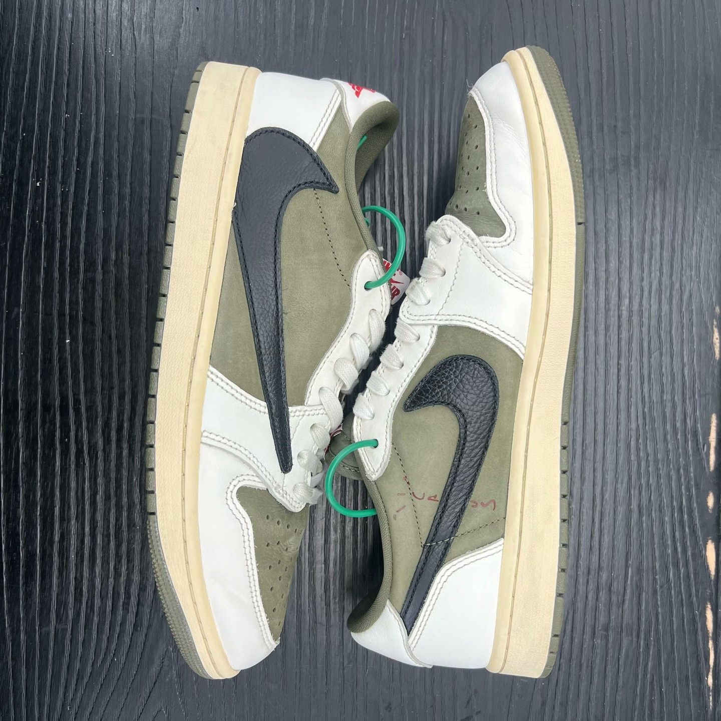 Nike Nike AJ1 Green Lowtop Sneakers 44.5 Men Size US 11 / EU 44 - 2 Thumbnail