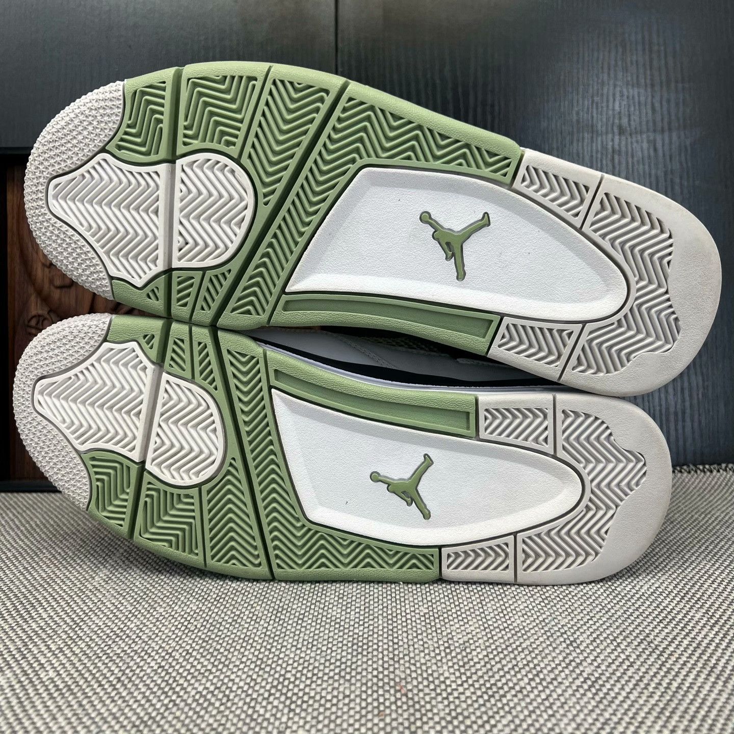 Nike Nike AJ4 Lowtop Sneakers 44 Men Size US 10.5 / EU 43-44 - 7 Thumbnail