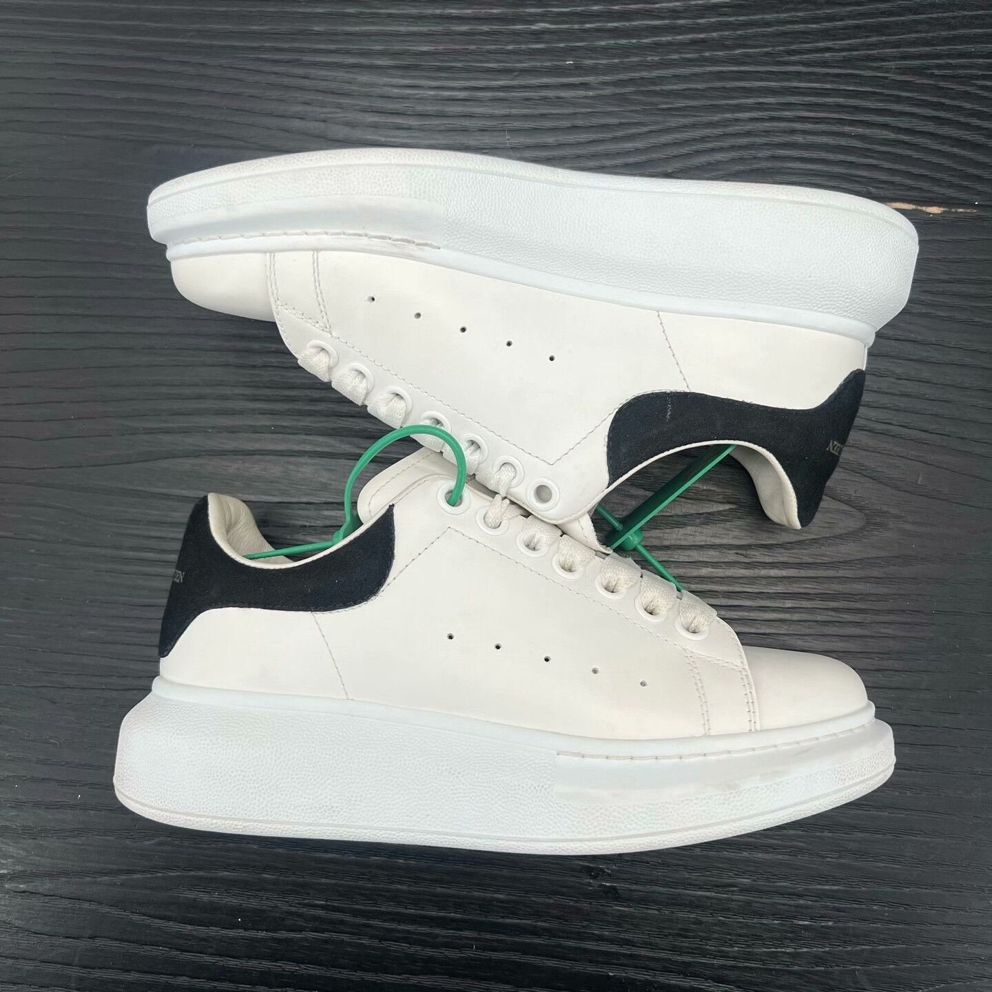 Alexander McQueen Alexander McQueen Black Lowtop Sneakers 36 Women Size US 6 / IT 36 - 3 Thumbnail